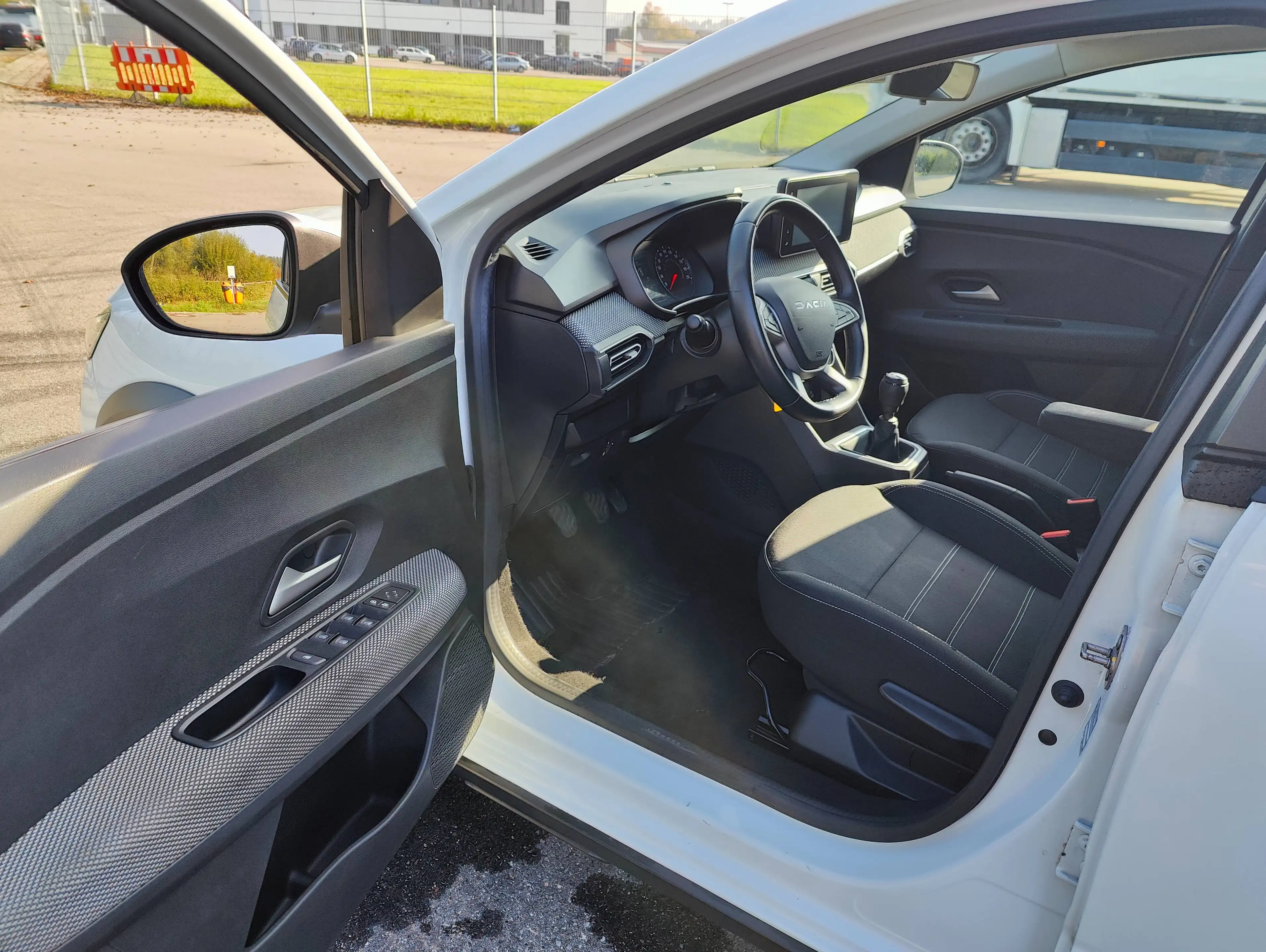 Dacia Jogger Expression / KAMERA / NAVI / KLIMAAUTOMATIK — photo 8