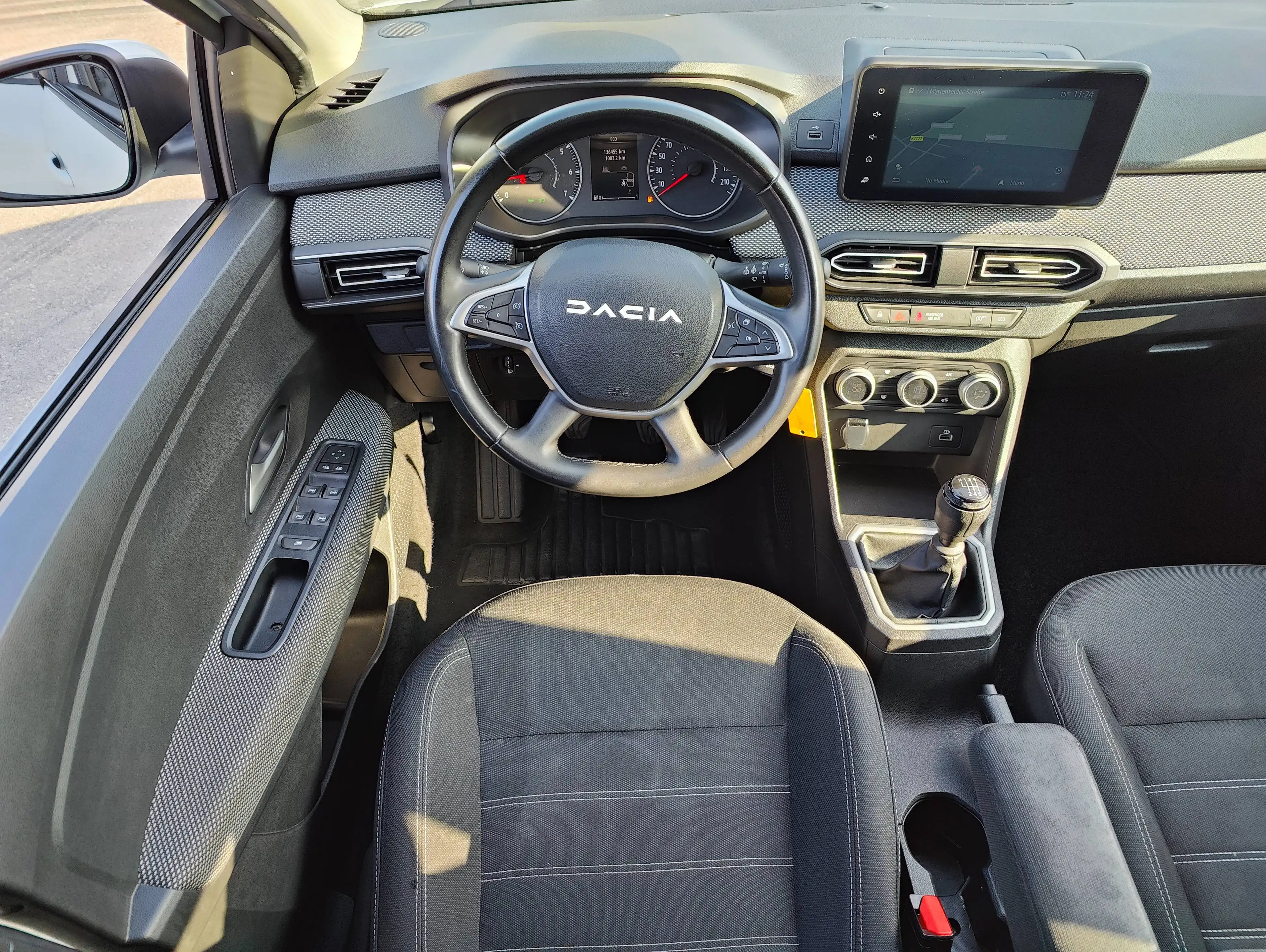 Dacia Jogger Expression / KAMERA / NAVI / KLIMAAUTOMATIK — photo 17