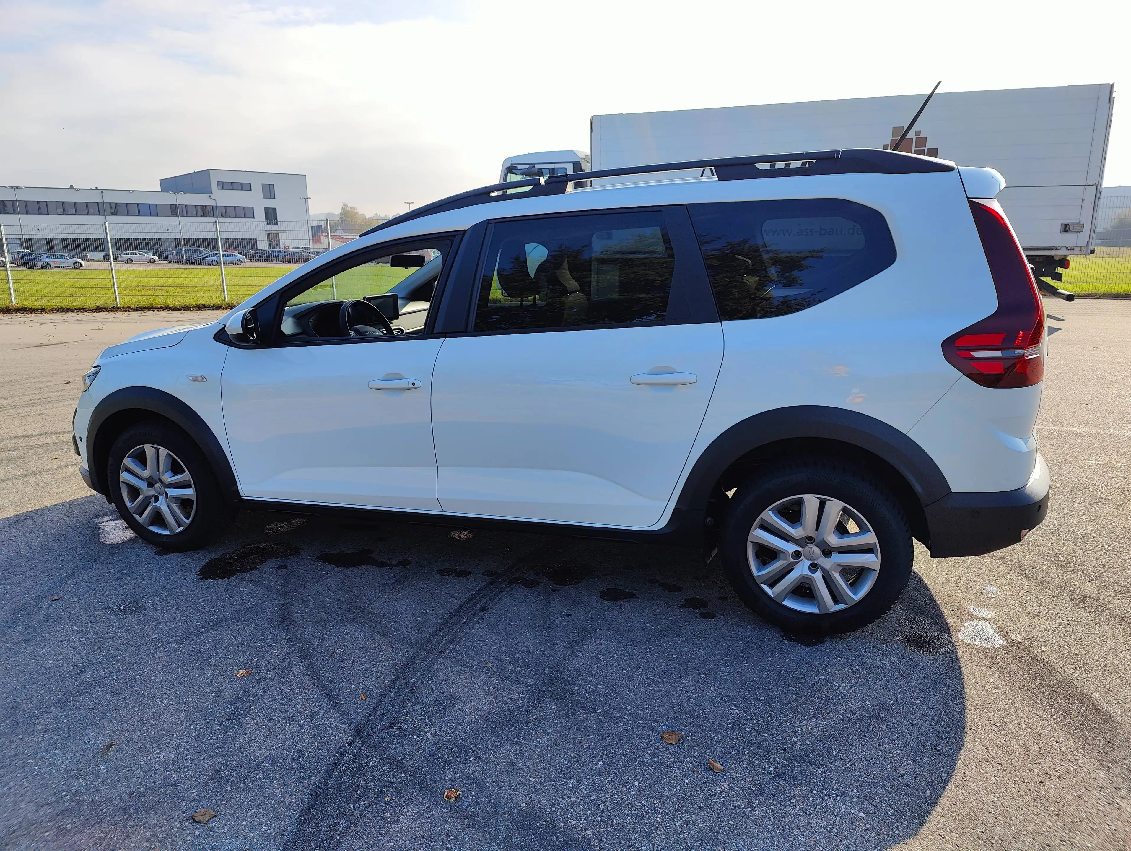 Dacia Jogger Expression / KAMERA / NAVI / KLIMAAUTOMATIK — photo 4