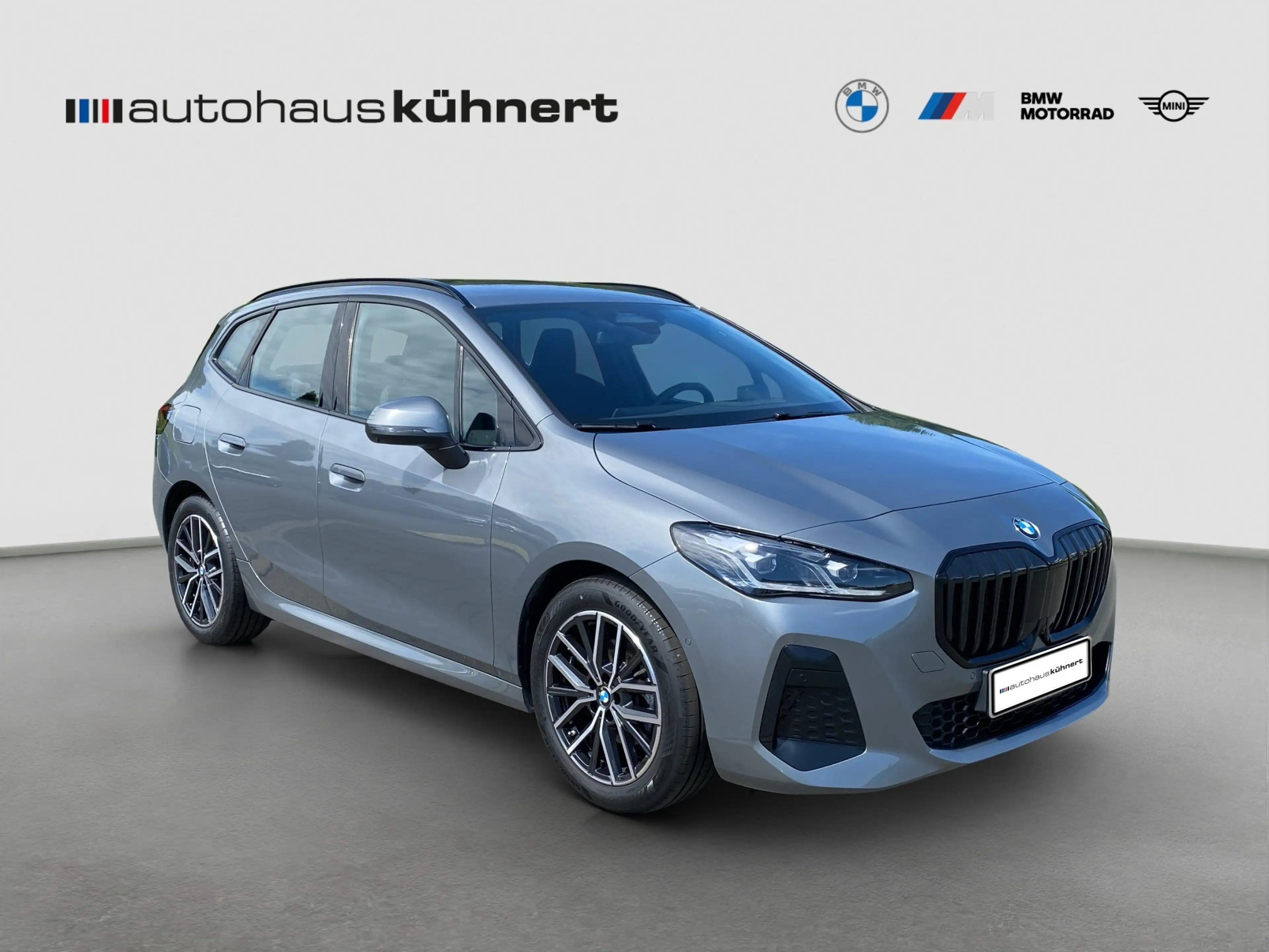 BMW 220 220i Active Tourer ///M-Sport ACC AHK SpurAss — photo 9