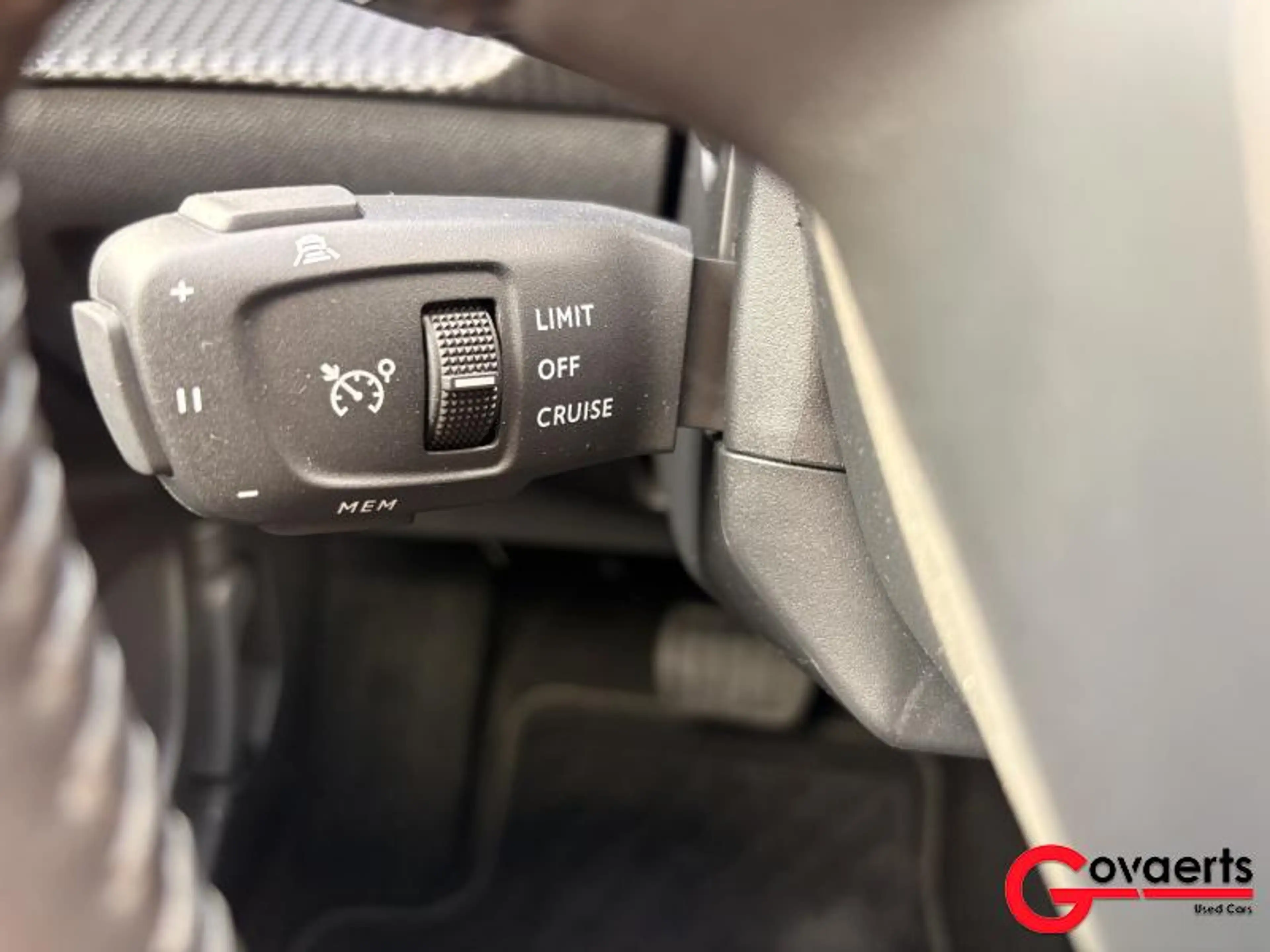 Peugeot 2008 Allure — photo 8