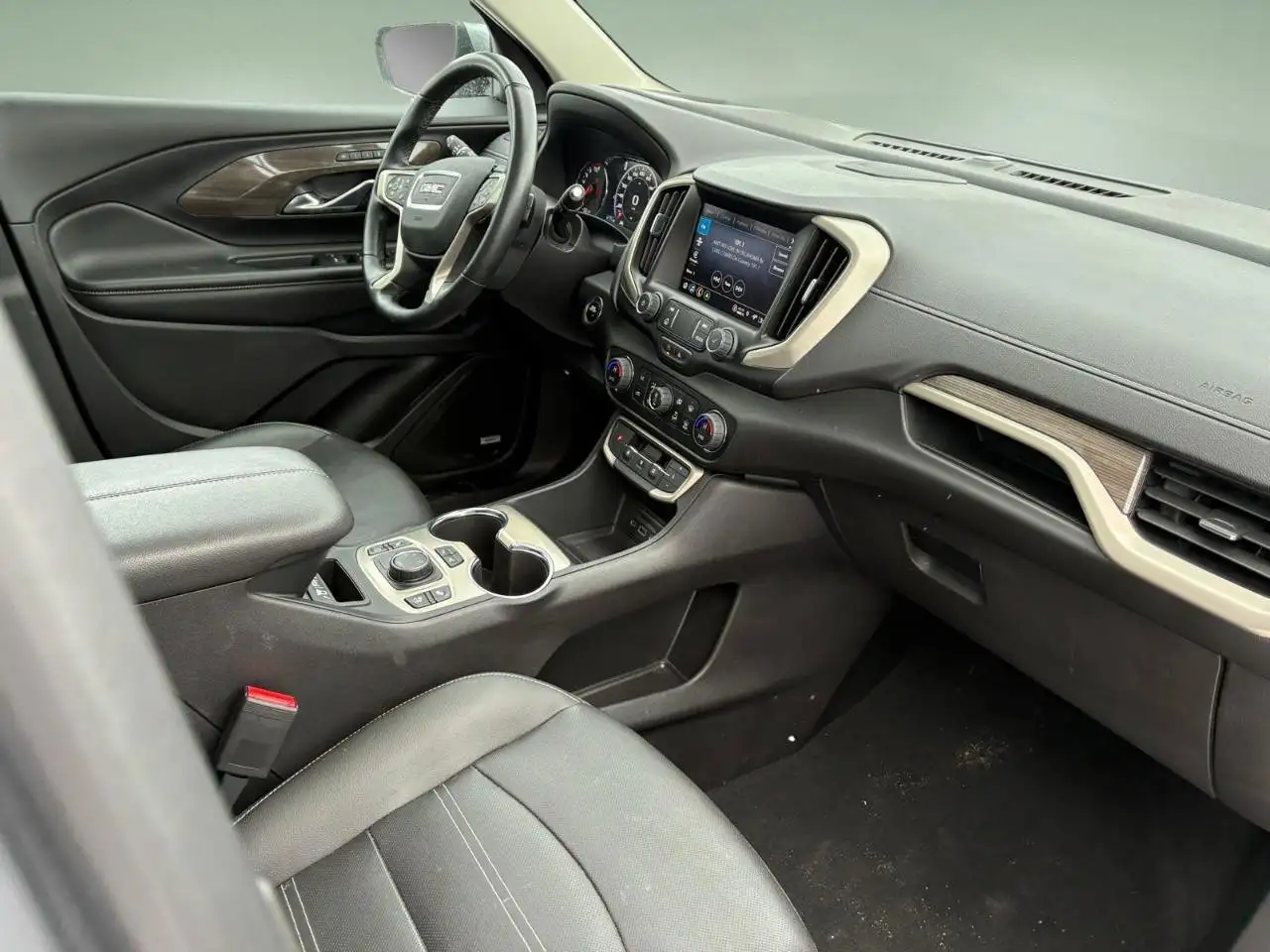GMC Terrain photo GMC Terrain