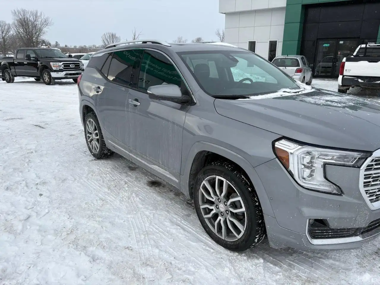 GMC Terrain photo GMC Terrain