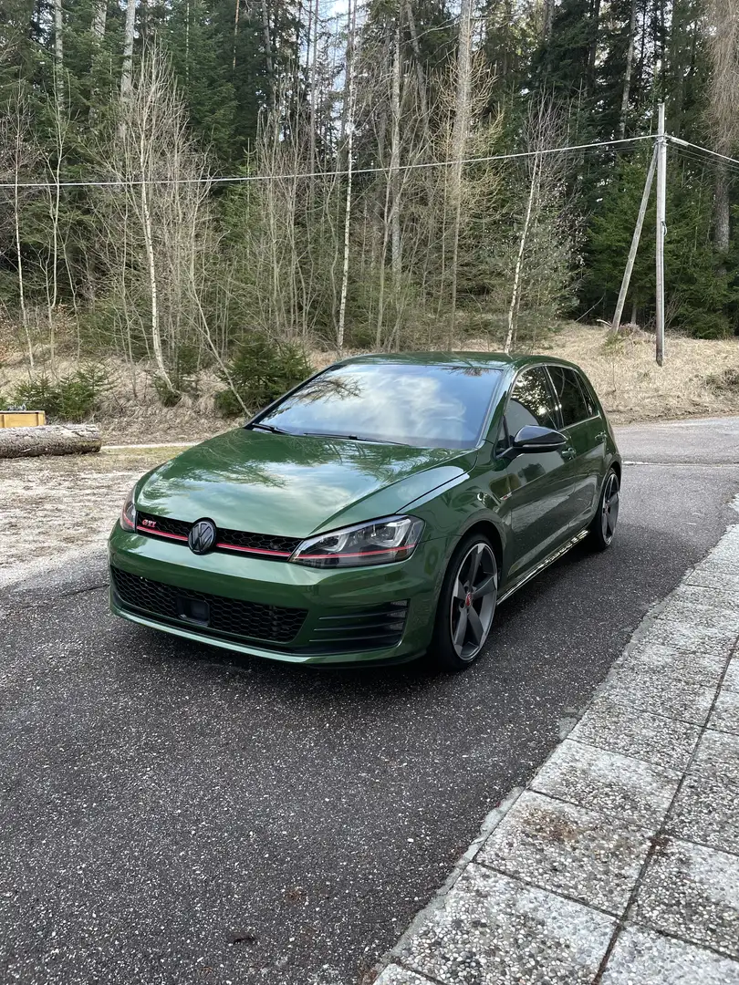 Volkswagen Golf GTI Performance BlueMotion Technology - 2