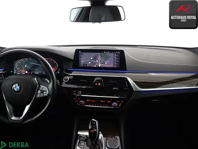 BMW 5 Series view 9