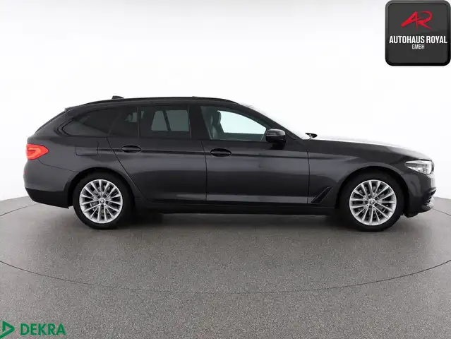 BMW 5 Series view 6