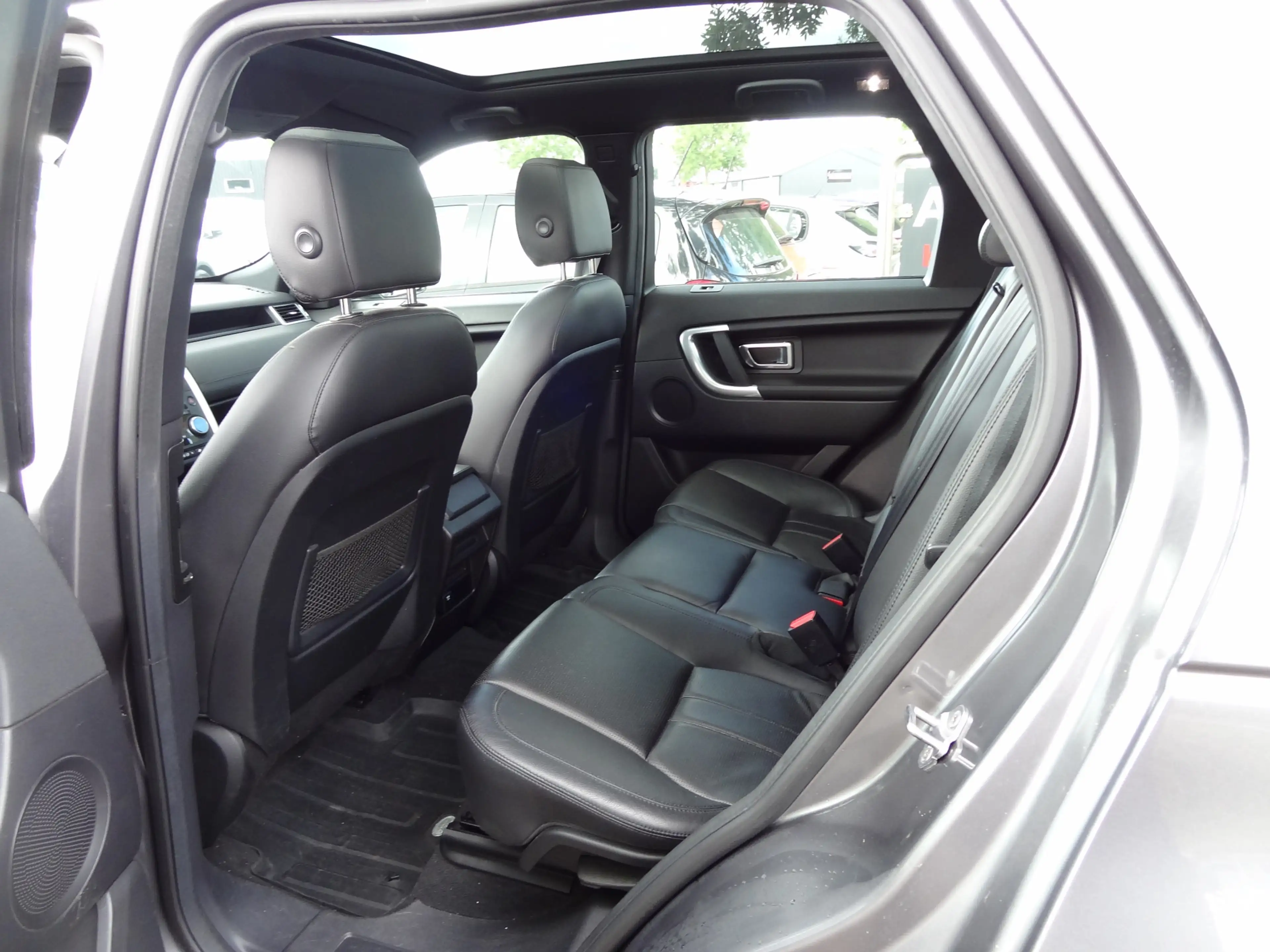 Land Rover Discovery Sport 2.0 TD4 Urban Series SE Dynamic — photo 7