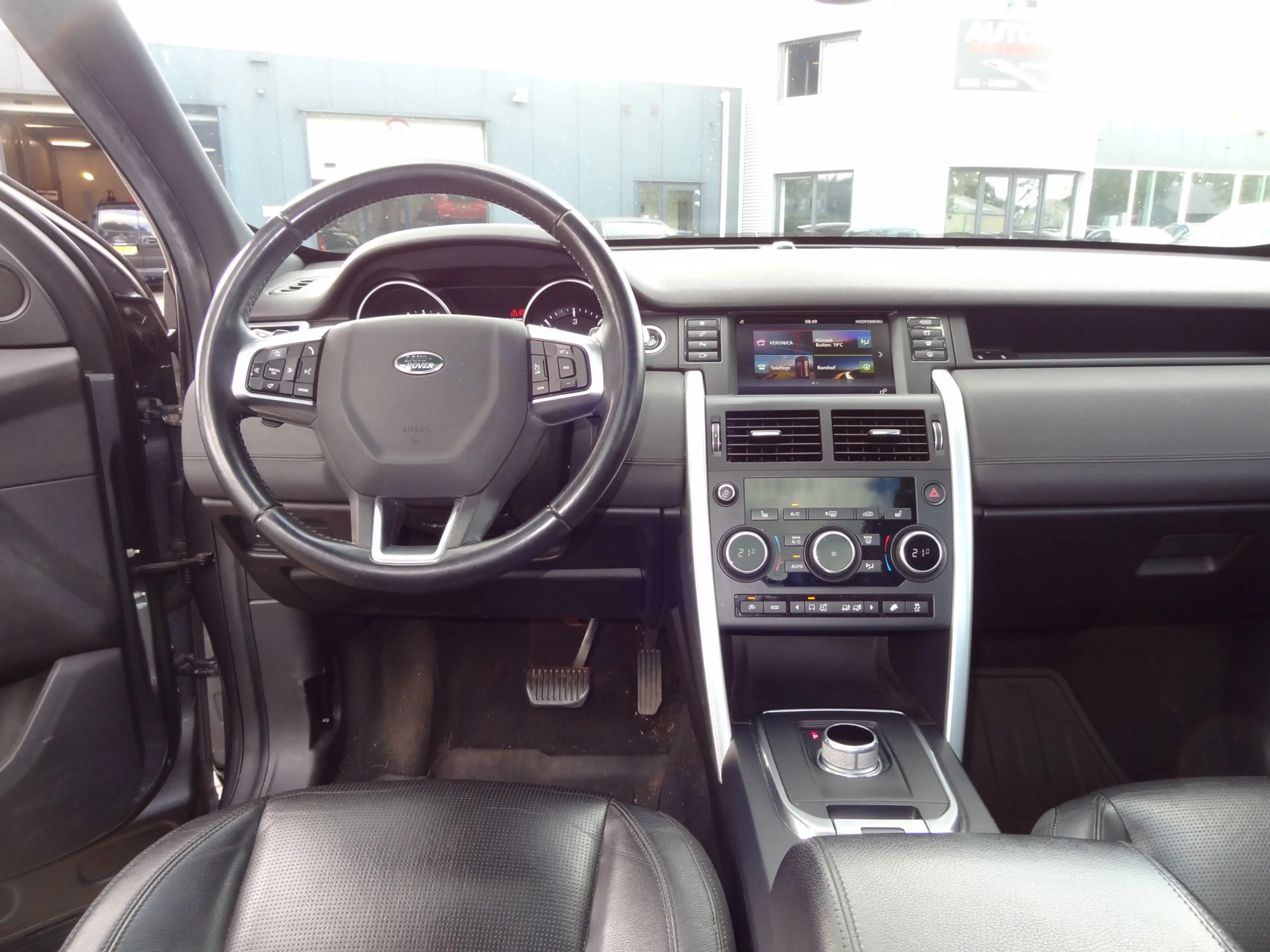Land Rover Discovery Sport 2.0 TD4 Urban Series SE Dynamic — photo 8