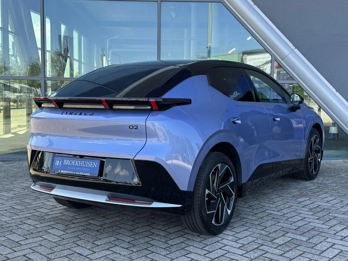 Lynk & Co 02 More 66 kWh 272pk Panoramadak / 360 Camera / Harmo Gri - 2