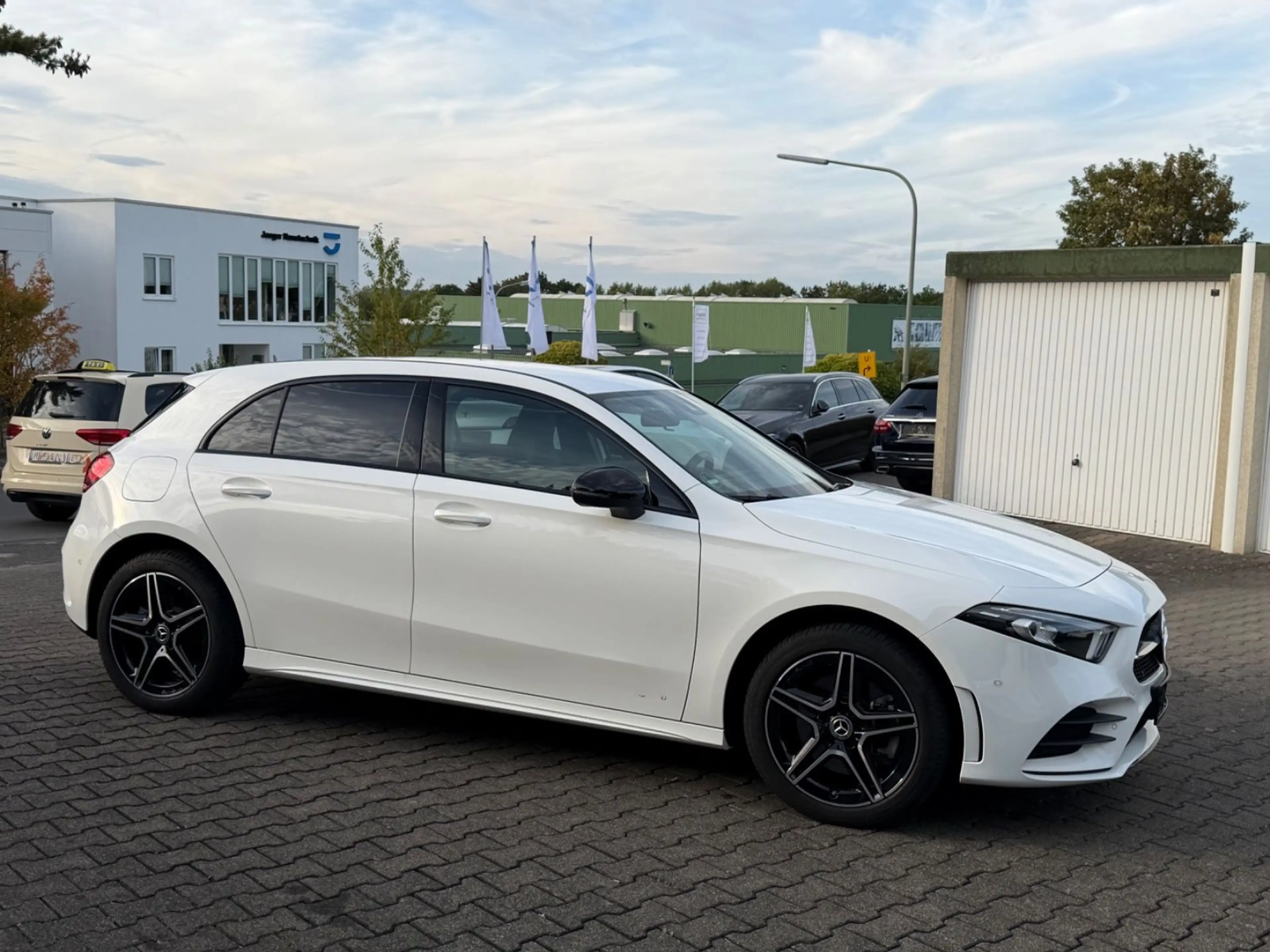 Mercedes-Benz A 250 e AMG Edition LED Night Ambiente — photo 5