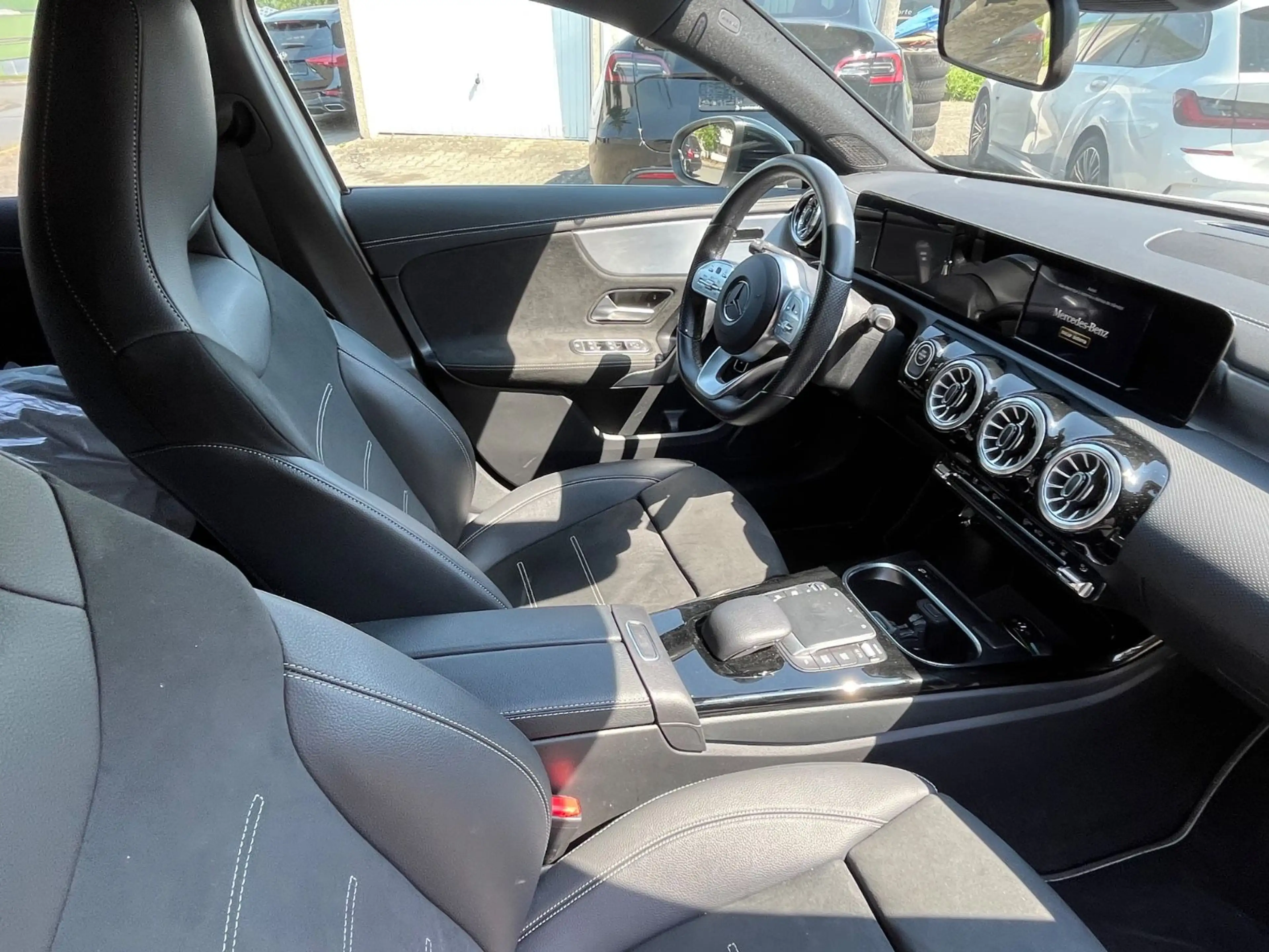 Mercedes-Benz A 250 e AMG Edition LED Night Ambiente — photo 10