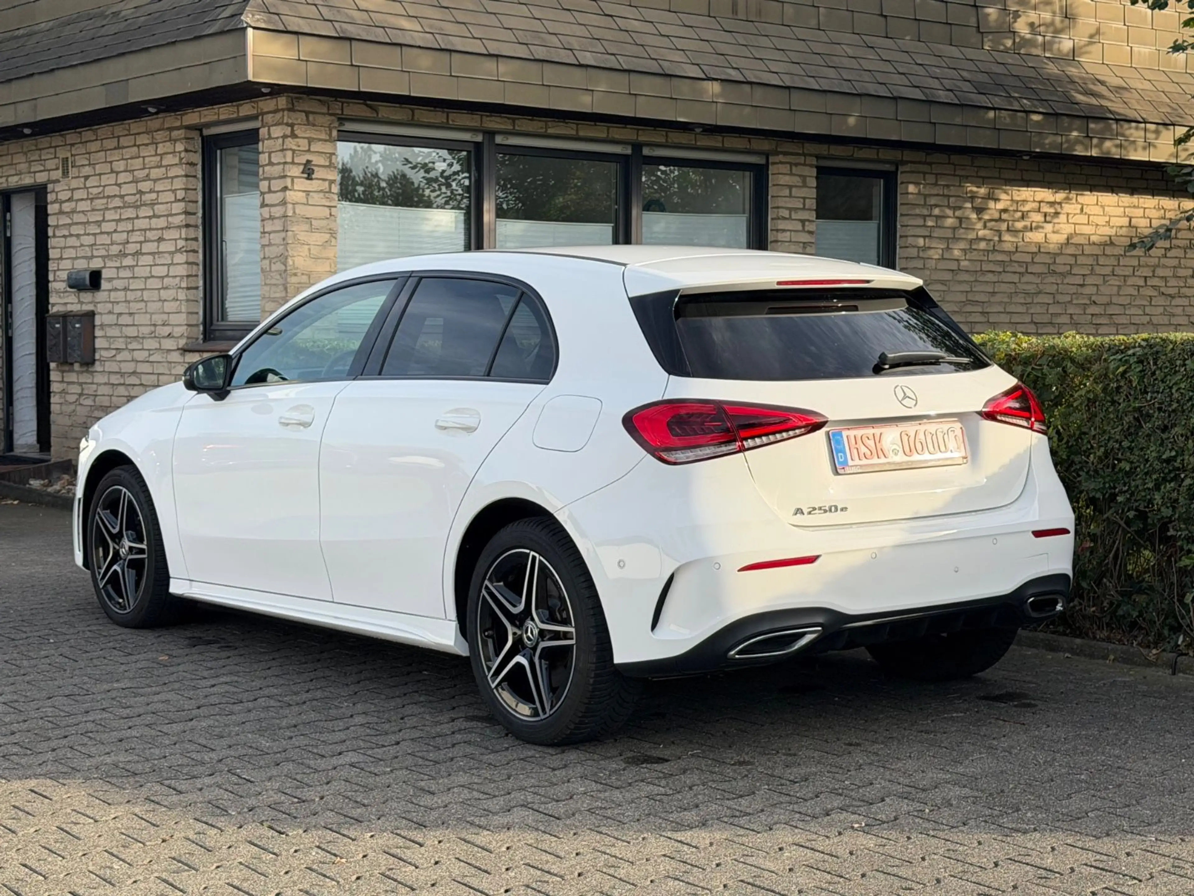 Mercedes-Benz A 250 e AMG Edition LED Night Ambiente — photo 7