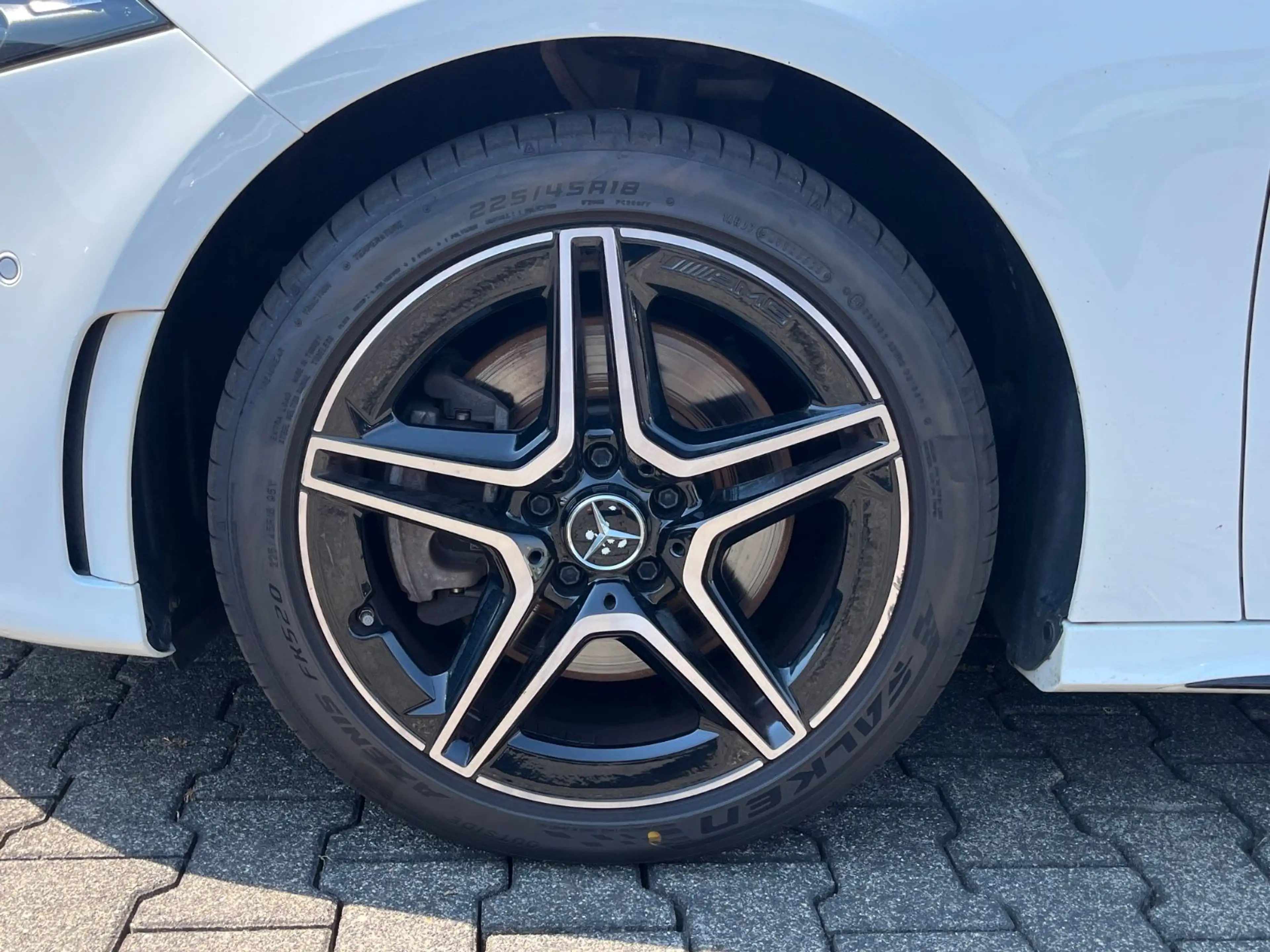 Mercedes-Benz A 250 e AMG Edition LED Night Ambiente — photo 12