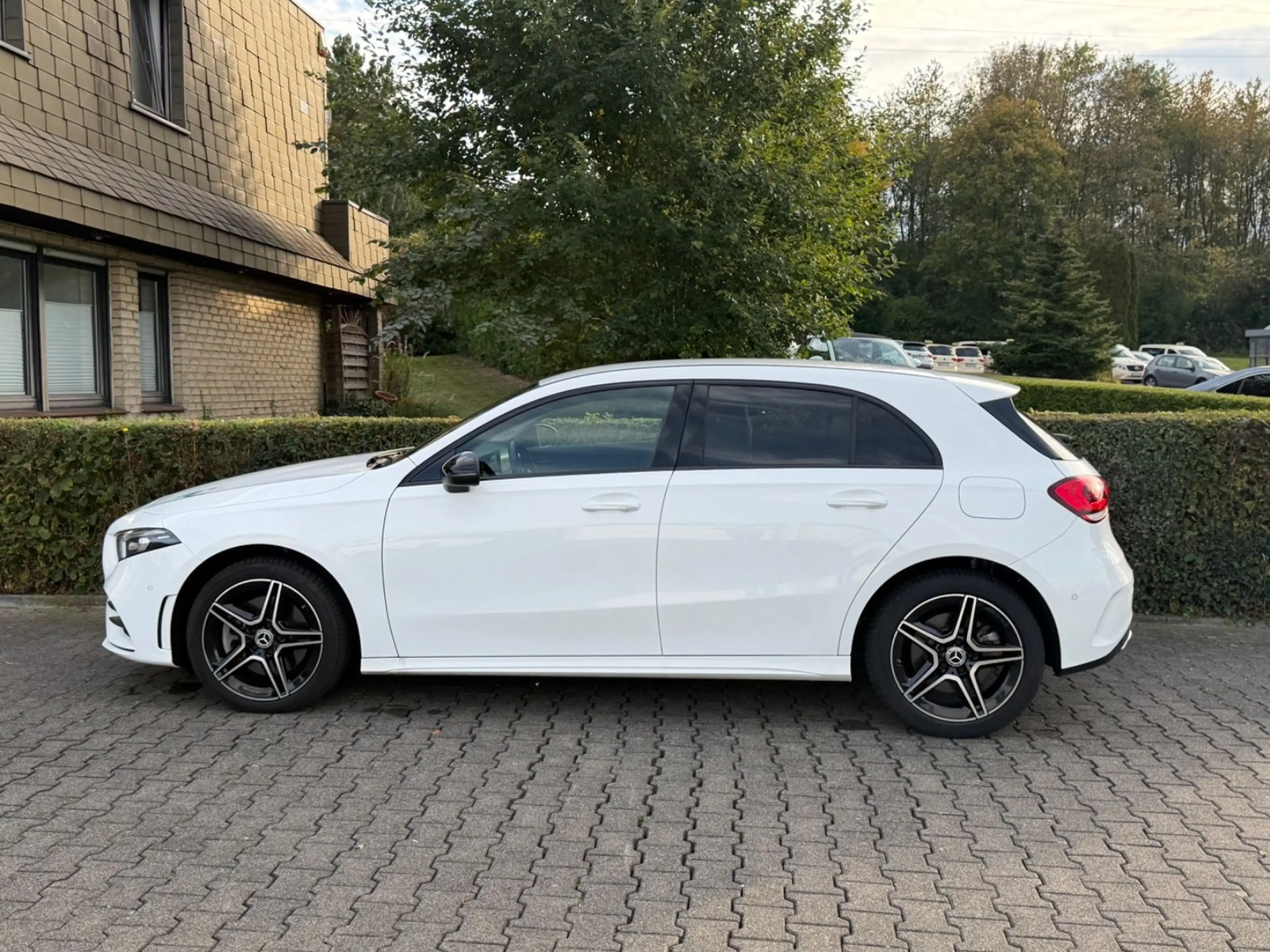Mercedes-Benz A 250 e AMG Edition LED Night Ambiente — photo 4