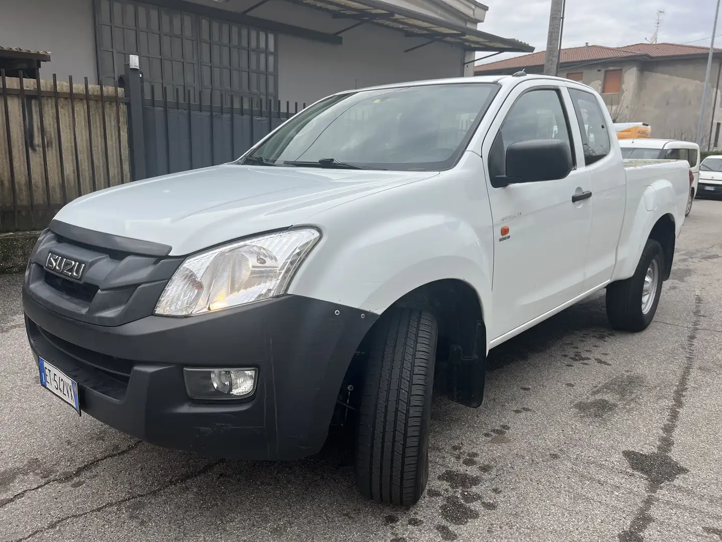 Isuzu D-Max 2.5 td space Satellite 4x4 - 1