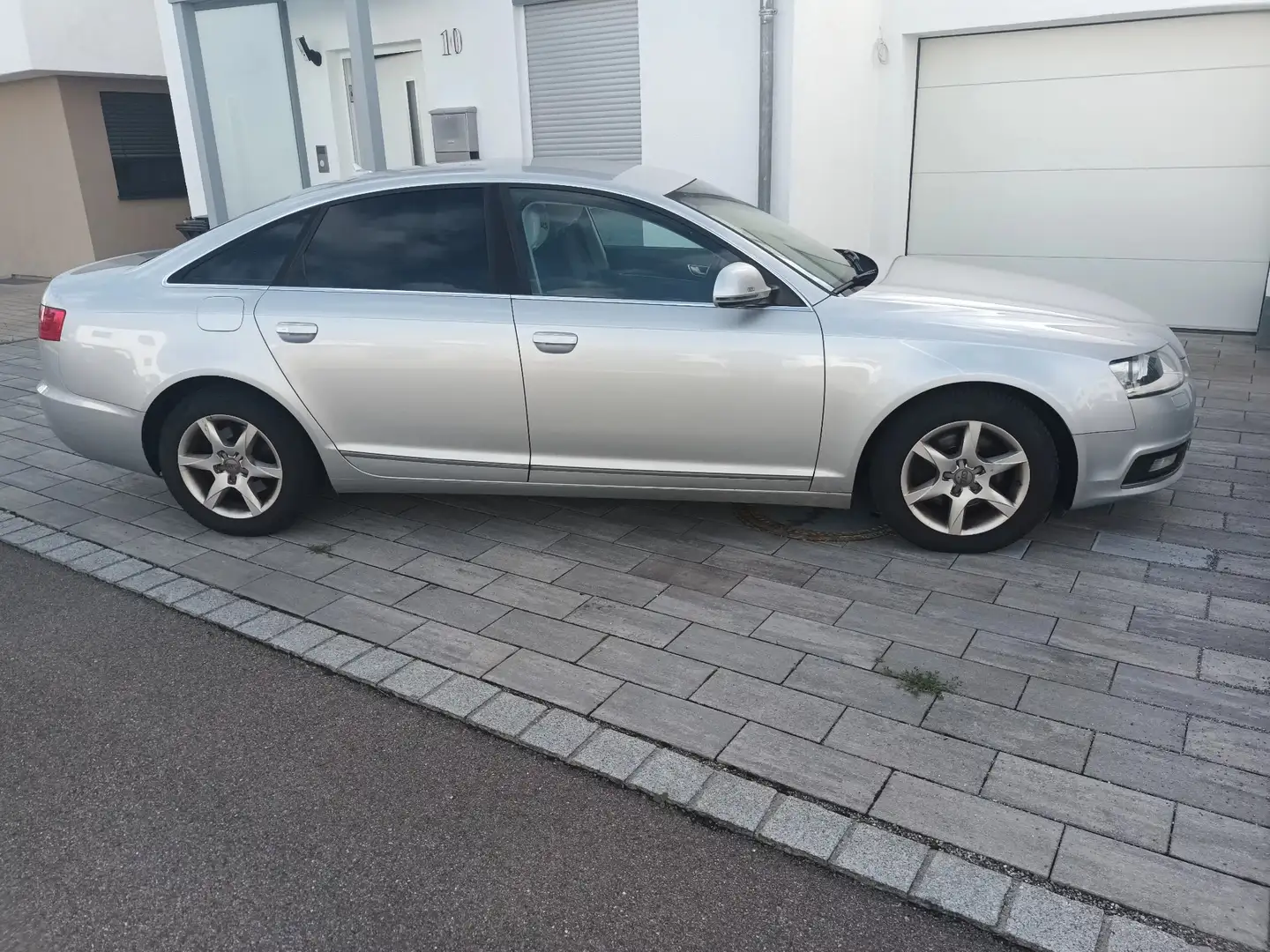 Audi A6 2.0 TDI e Grau - 1