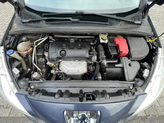 Peugeot 308 view 12