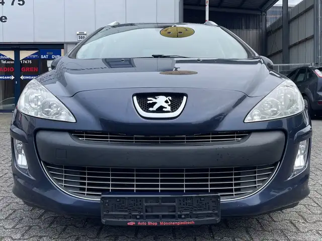 Peugeot 308 view 2