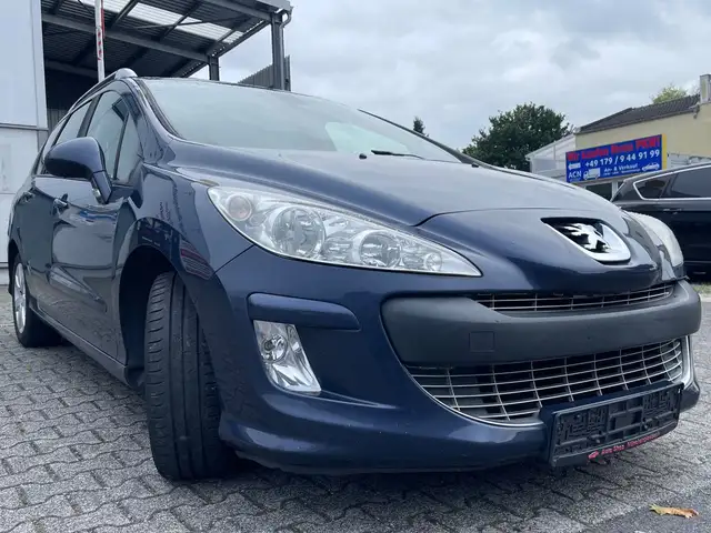 Peugeot 308 view 3