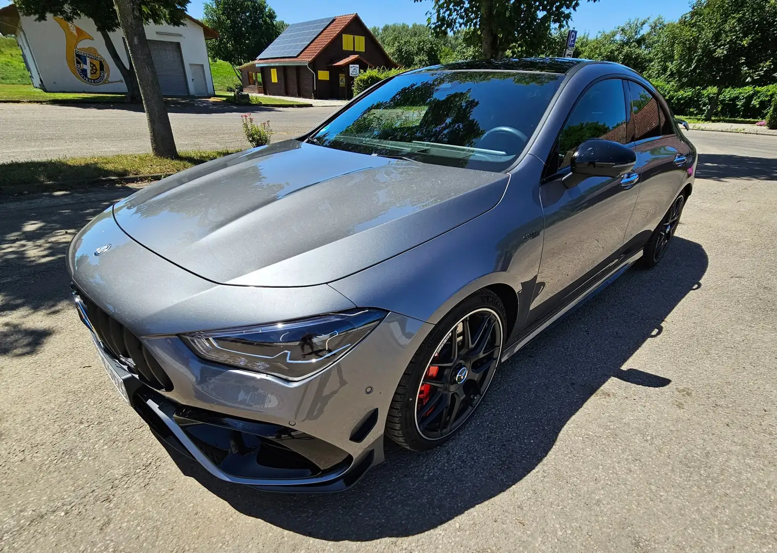 Mercedes-Benz CLA 45 AMG Klappenauspuff, Vollausstattung Grau - 2