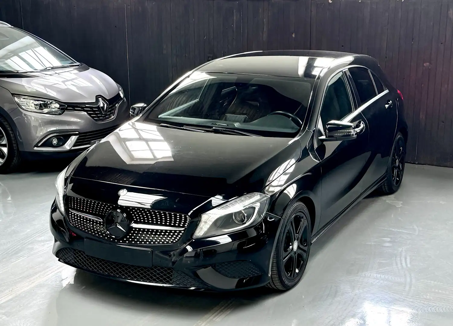 Mercedes-Benz A 200 CDI Facelift Automatique * Full Options * Noir - 1
