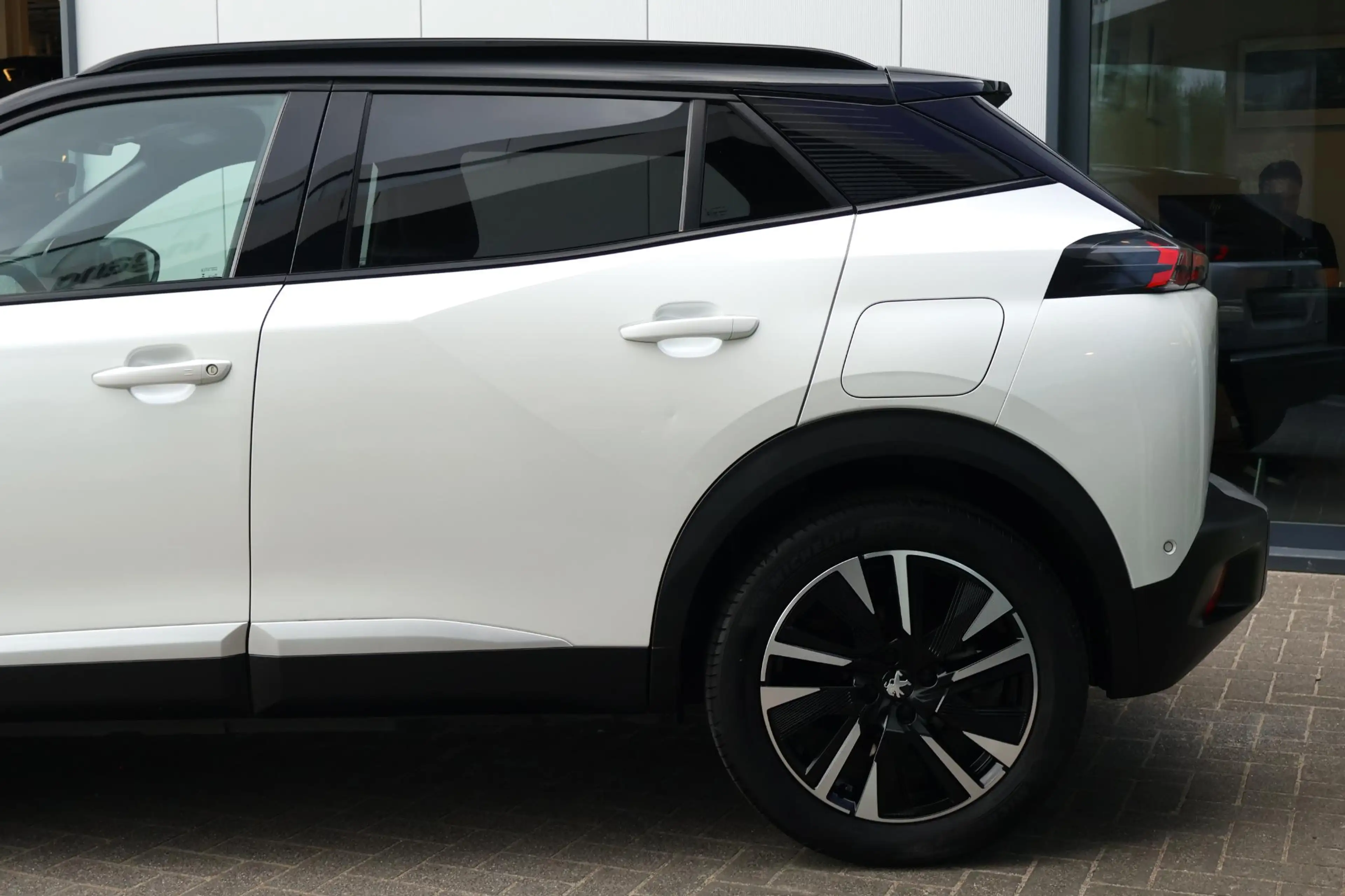 Peugeot e-2008 EV GT Pack 50 kWh / Carplay / Stoelverwarming / Ke — photo 6