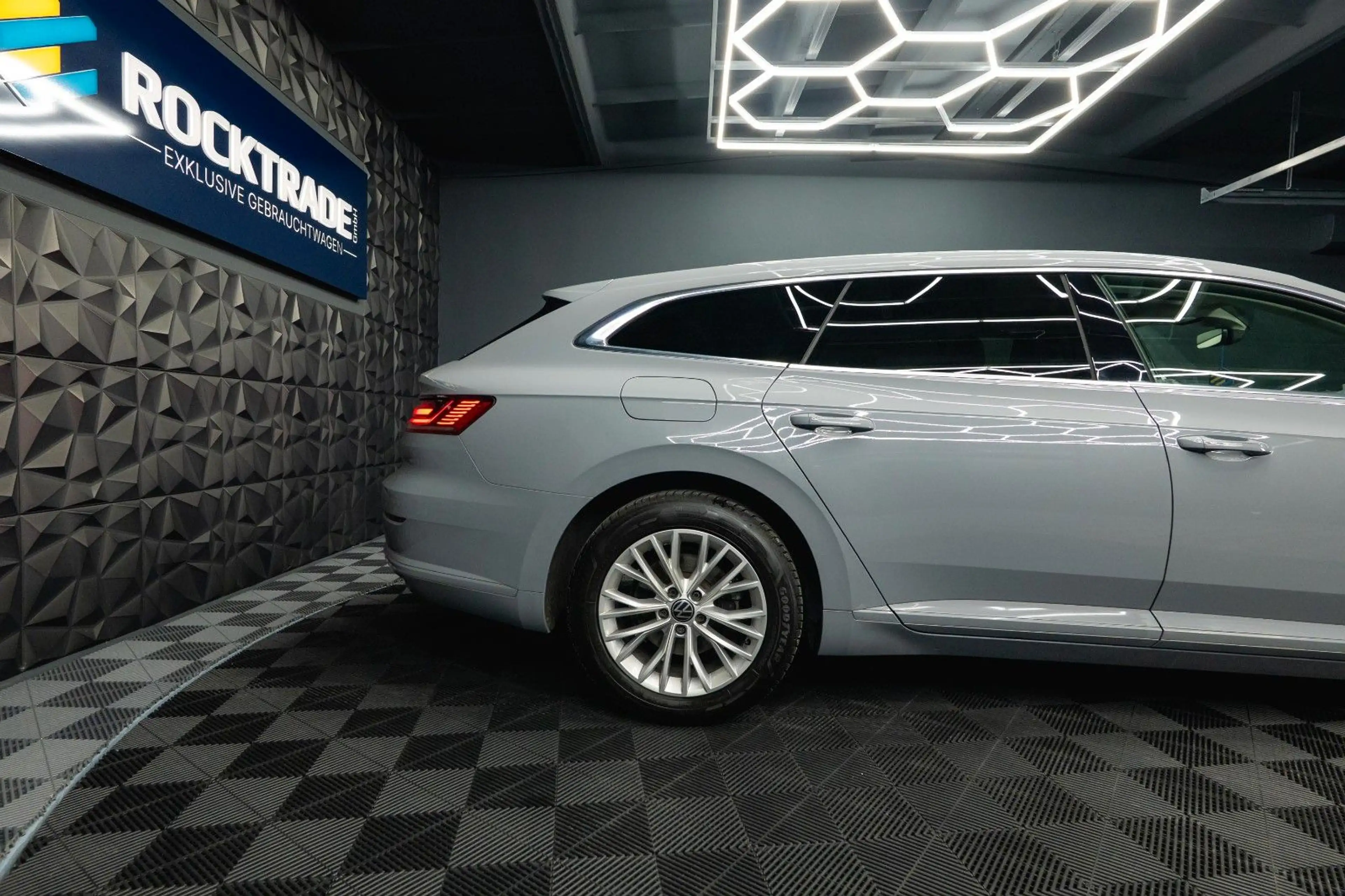 Volkswagen Arteon Shooting Brake 2.0 TDI | LED | ACC | DAB+ — photo 10