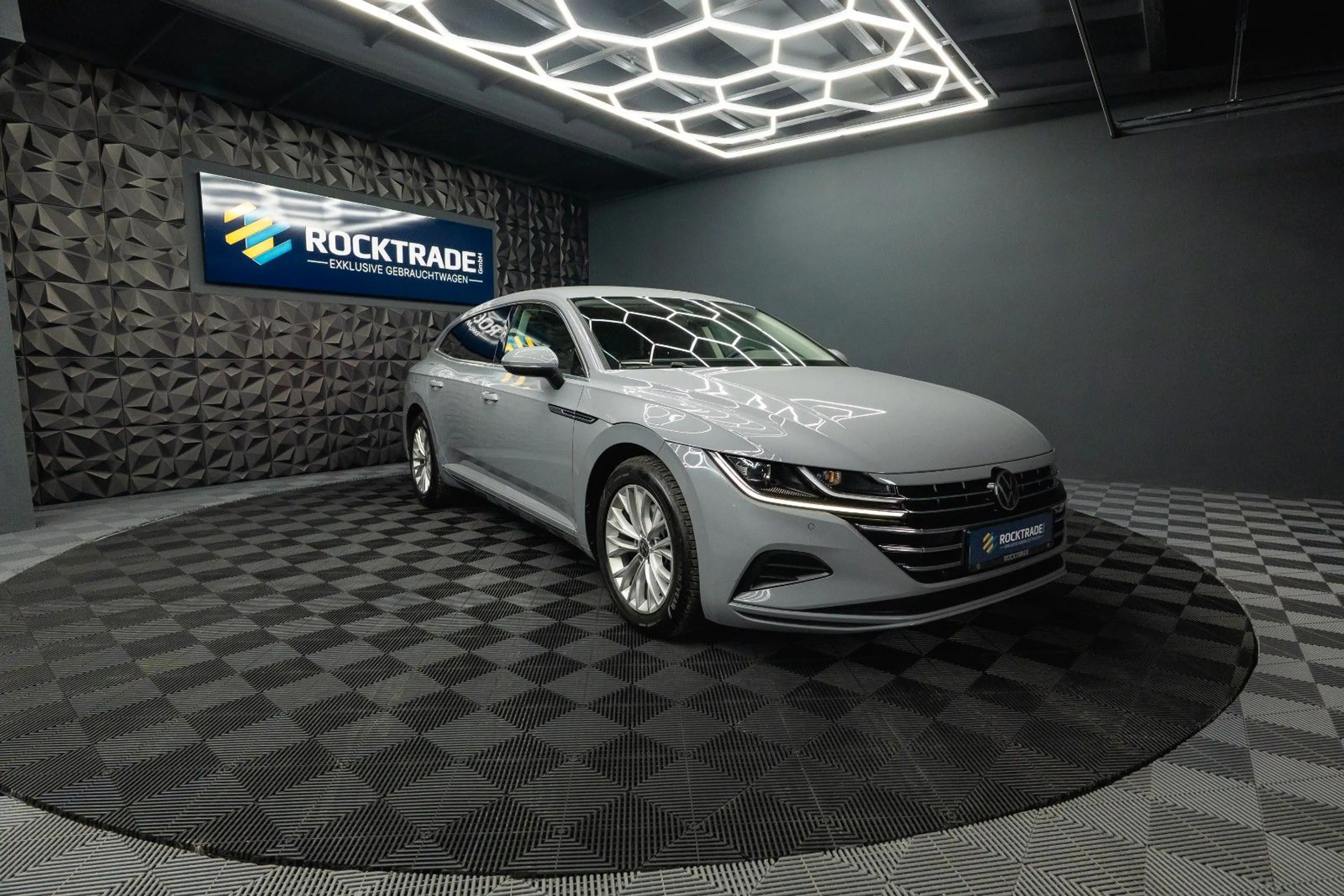 Volkswagen Arteon Shooting Brake 2.0 TDI | LED | ACC | DAB+ — photo 8