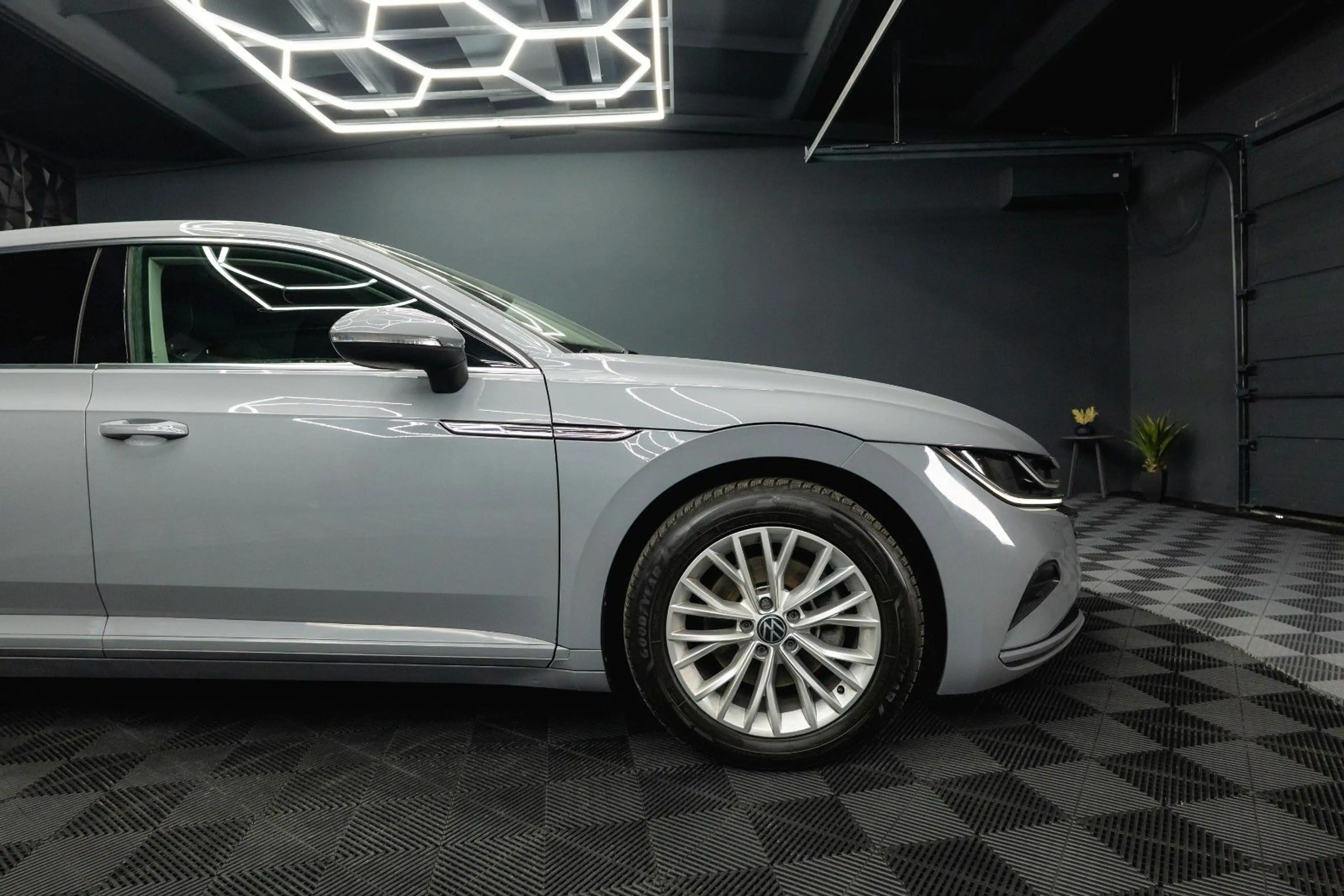 Volkswagen Arteon Shooting Brake 2.0 TDI | LED | ACC | DAB+ — photo 11