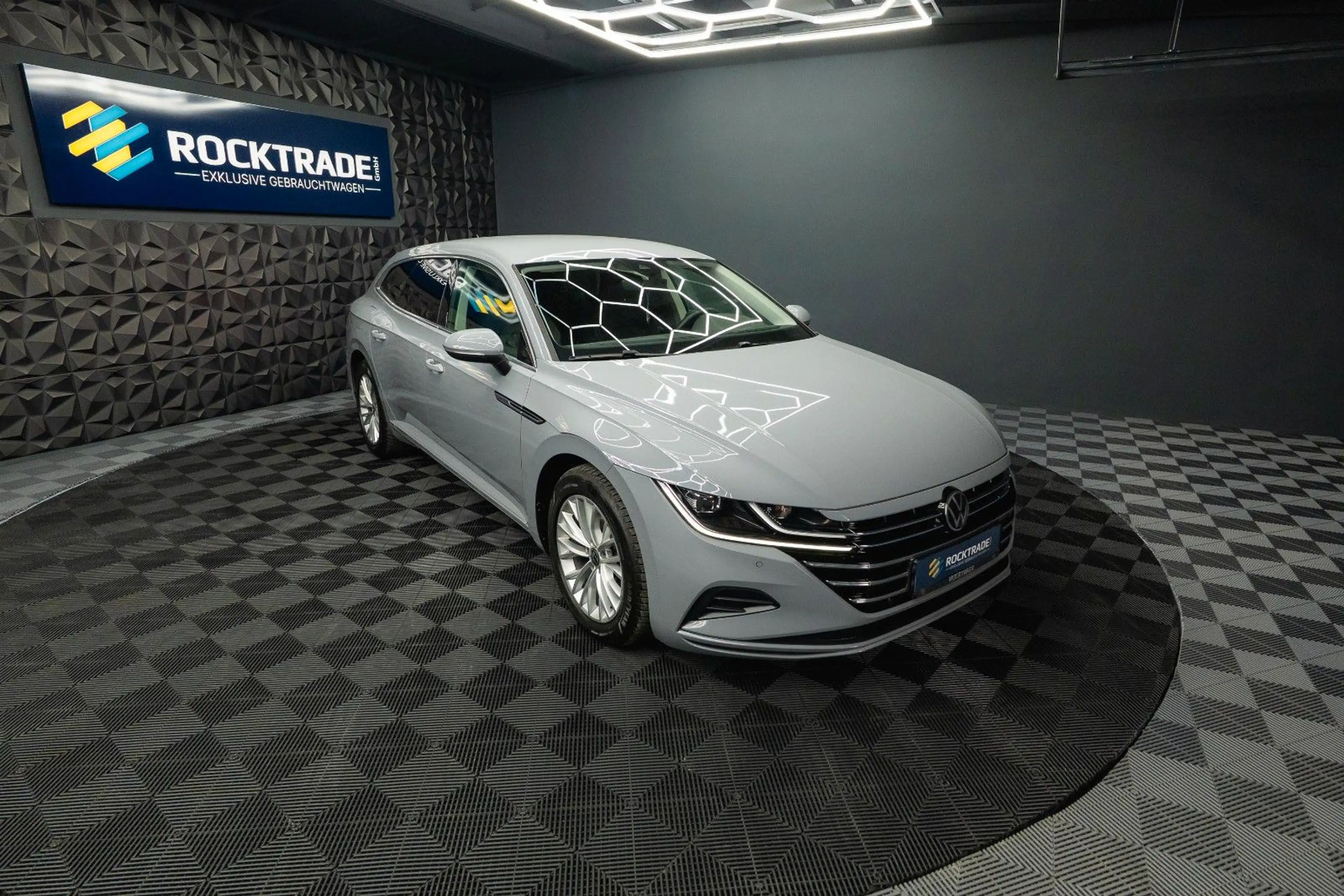 Volkswagen Arteon Shooting Brake 2.0 TDI | LED | ACC | DAB+ — photo 7