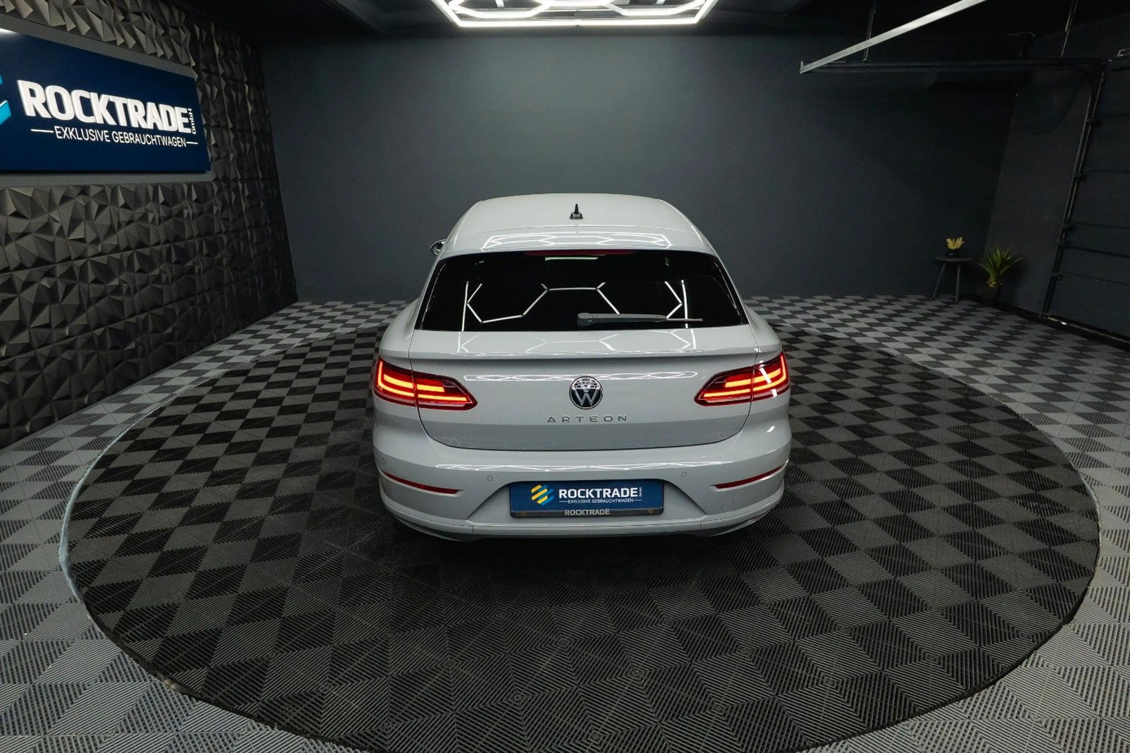 Volkswagen Arteon Shooting Brake 2.0 TDI | LED | ACC | DAB+ — photo 14
