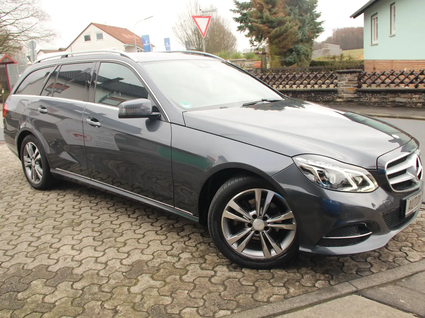 Mercedes-Benz E 200 E 200 BlueTec (212.206) Šedá - 1