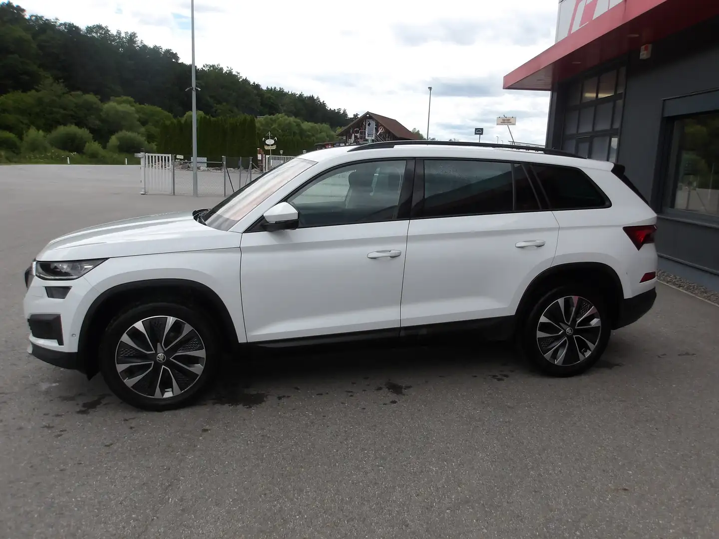 Skoda Kodiaq Tour *MATRIX*AHK*RFK*NAVI* Weiß - 2