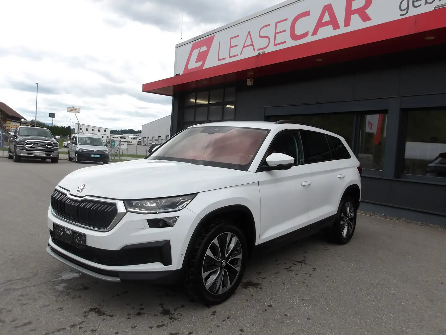 Skoda Kodiaq Tour *MATRIX*AHK*RFK*NAVI* Weiß - 1