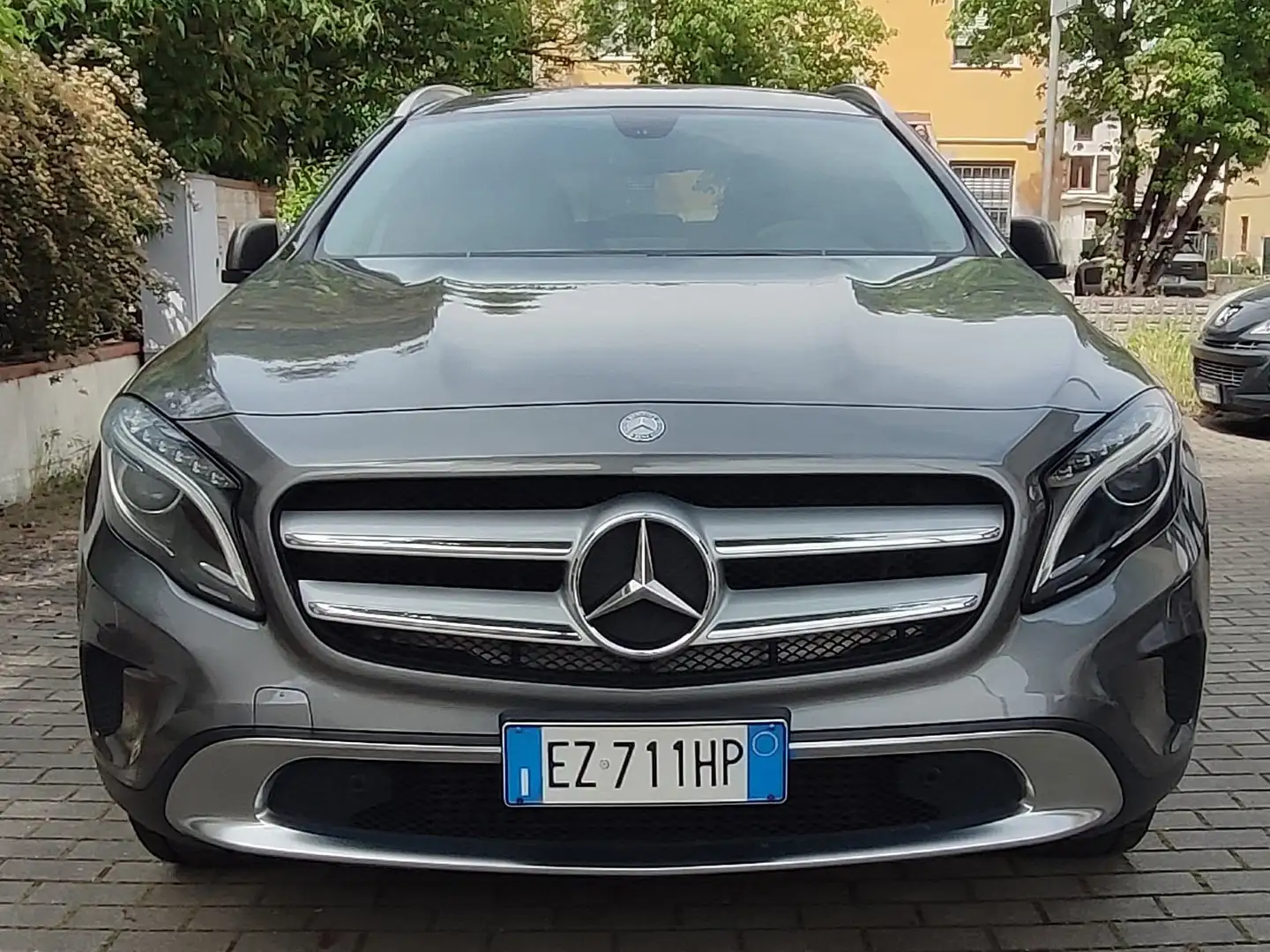 Mercedes-Benz GLA 200 GLA 200 d (cdi) Executive auto - OK NEOPATENTATI Grau - 2
