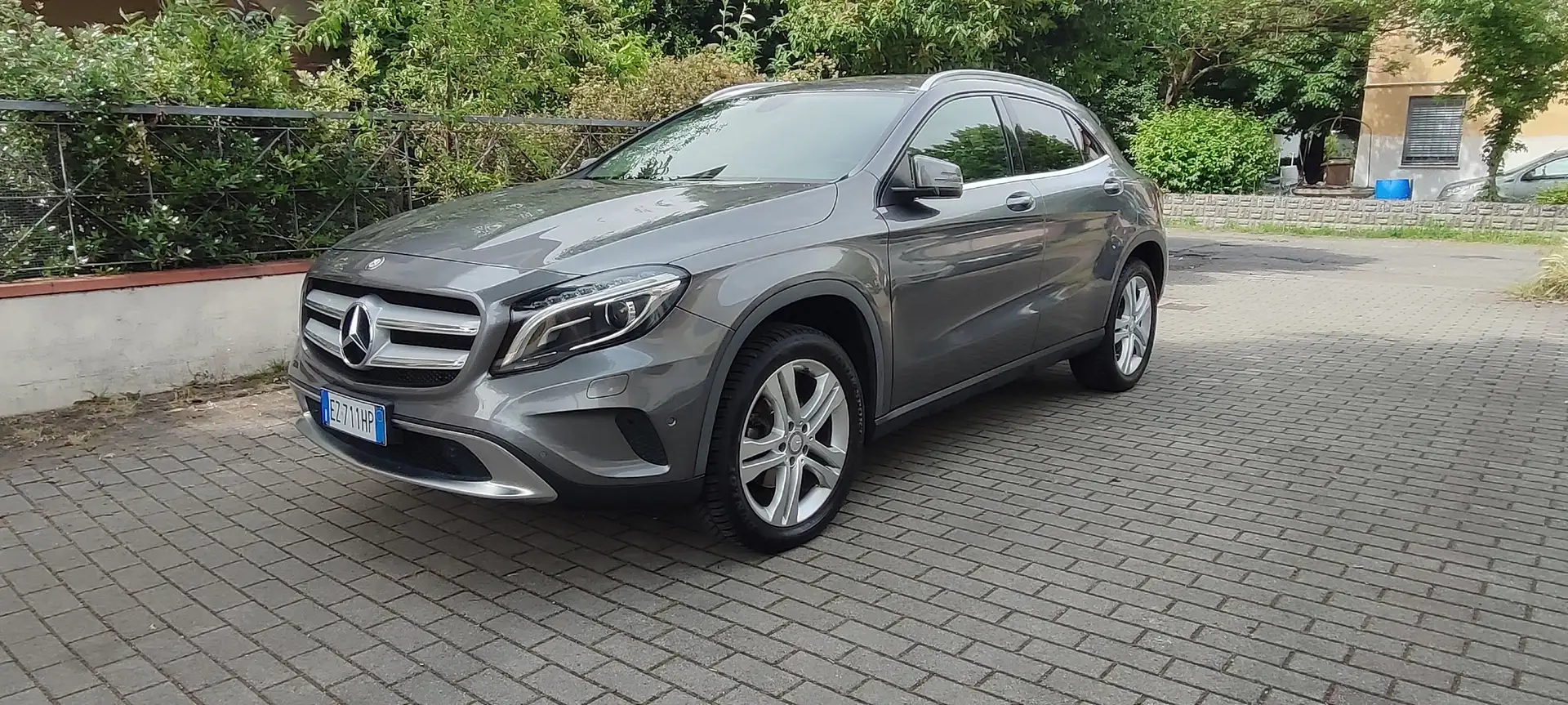 Mercedes-Benz GLA 200 GLA 200 d (cdi) Executive auto - OK NEOPATENTATI Grau - 1