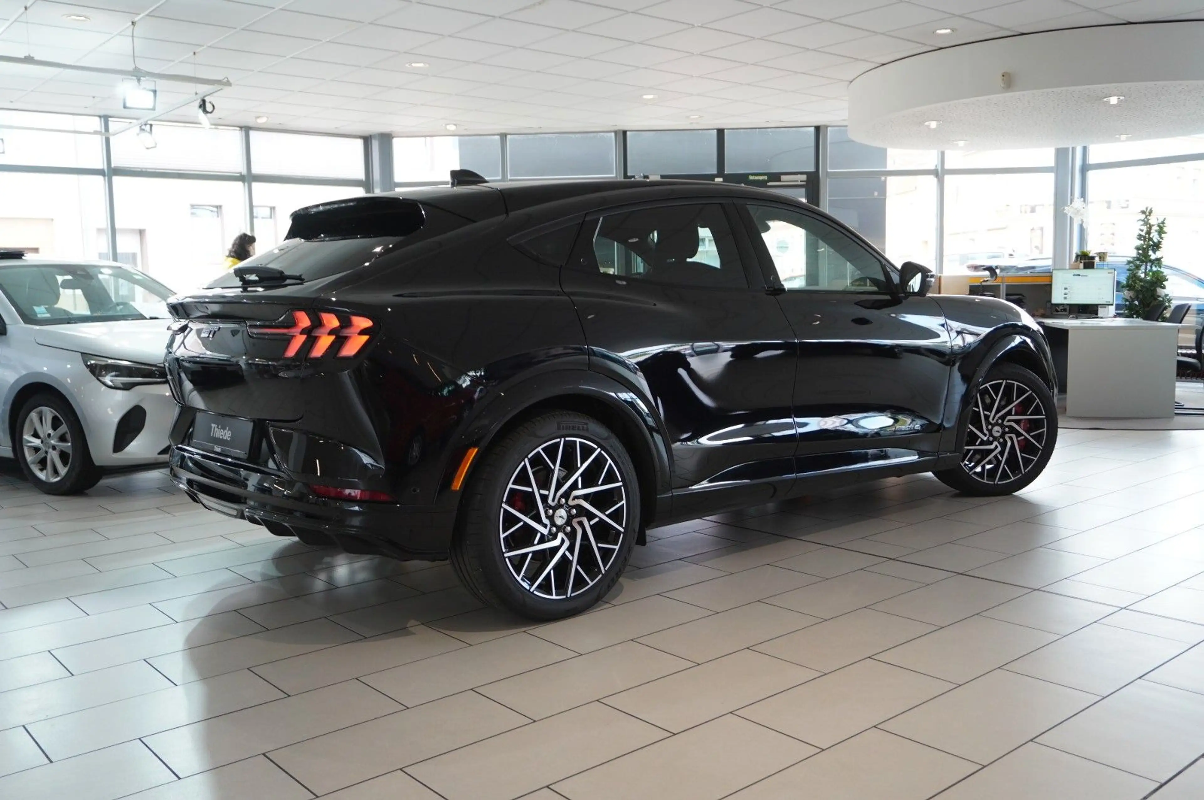 Ford Mustang Mach-E GT AWD 99KWH NAVI/360°/B&O/PANO. — photo 11