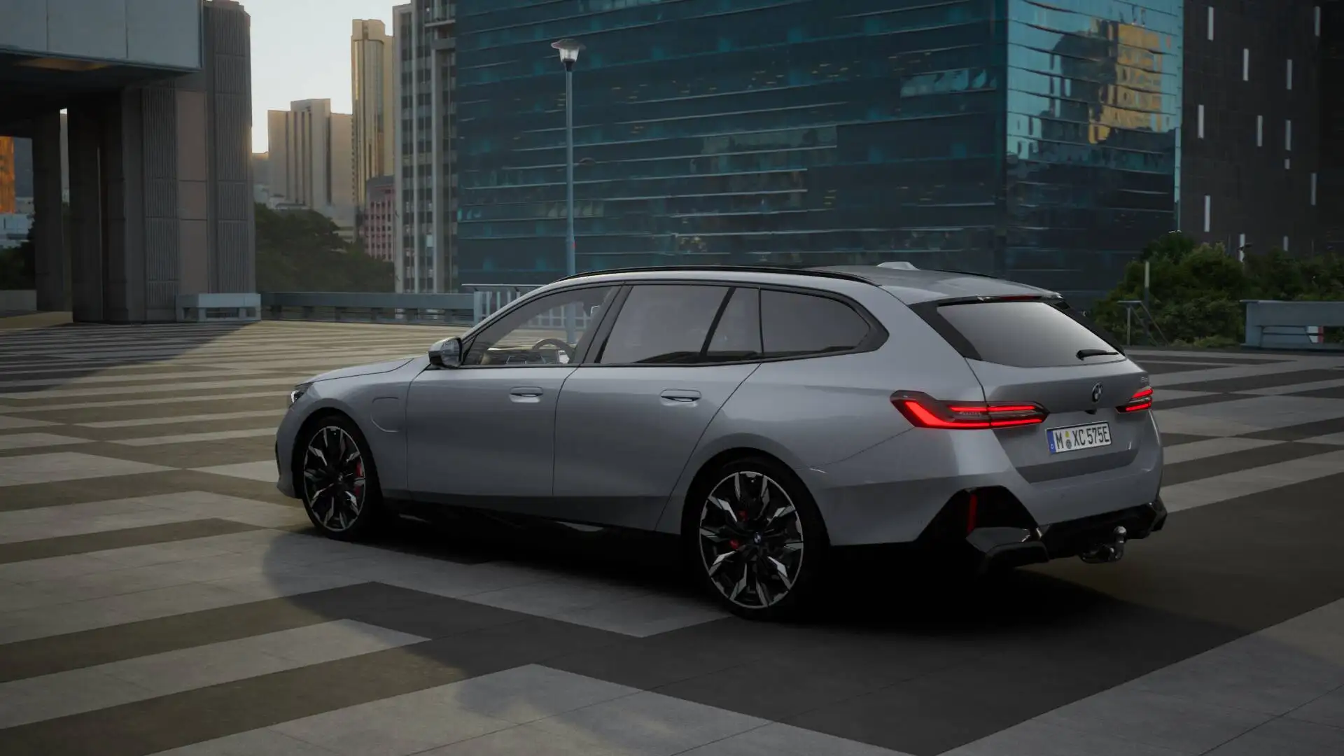 BMW 530 5 Serie Touring 530e M Sport Automaat / Panoramada Gris - 2