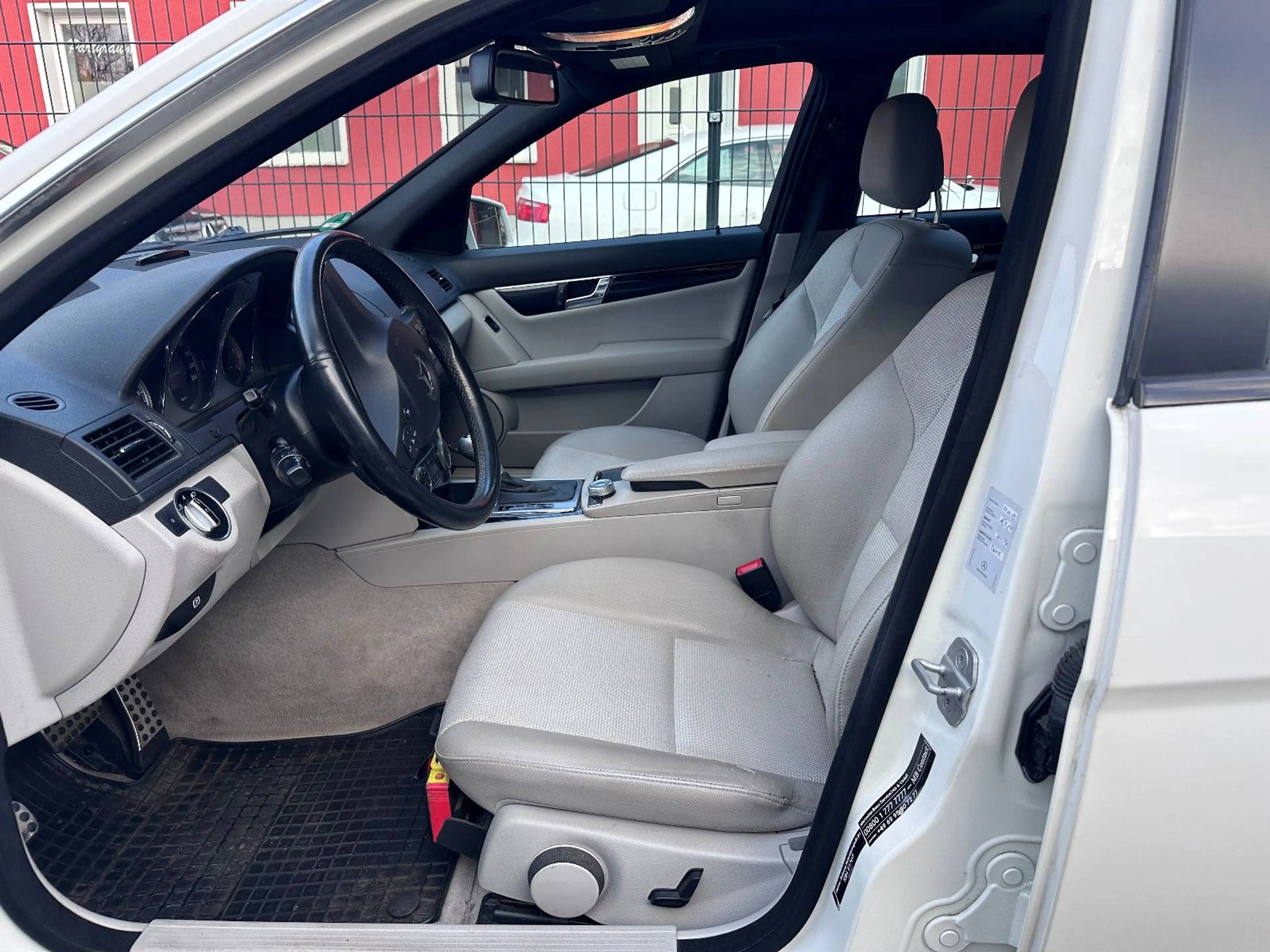 Mercedes-Benz C 250 T AMG AUTOMATIK + TÜV NEU + INSPEKTION — photo 5