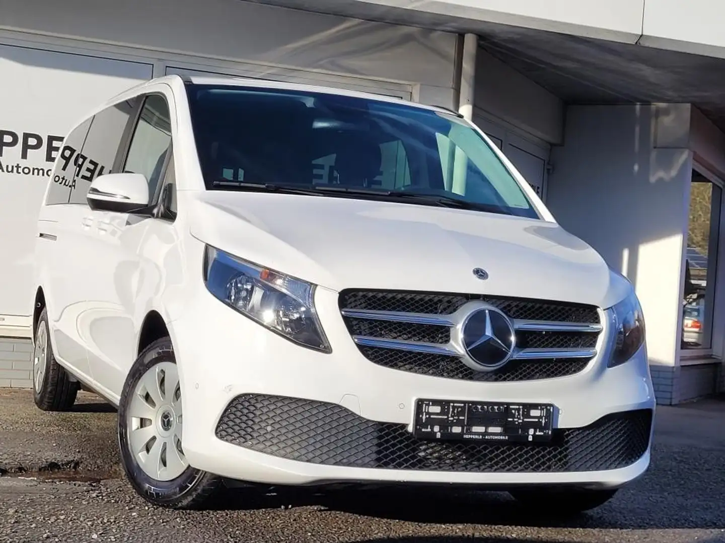 Mercedes-Benz V 220 d RISE lang 7.SITZER+TEMP+MFL+SHZ+AHK+KAM Blanc - 1
