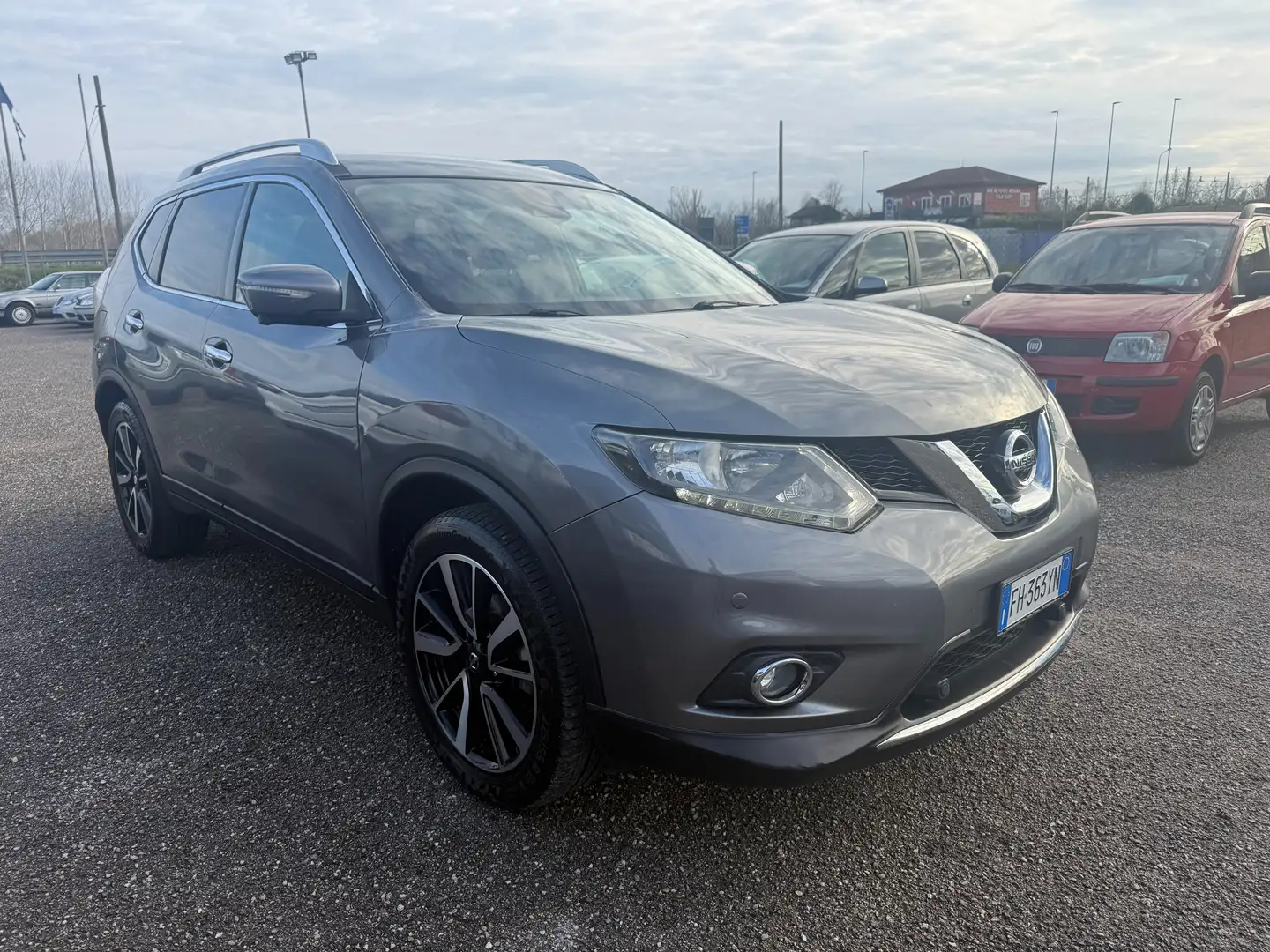 Nissan X-Trail X-Trail 1.6 dci Tekna 4wd con Gancio Traino Grigio - 2