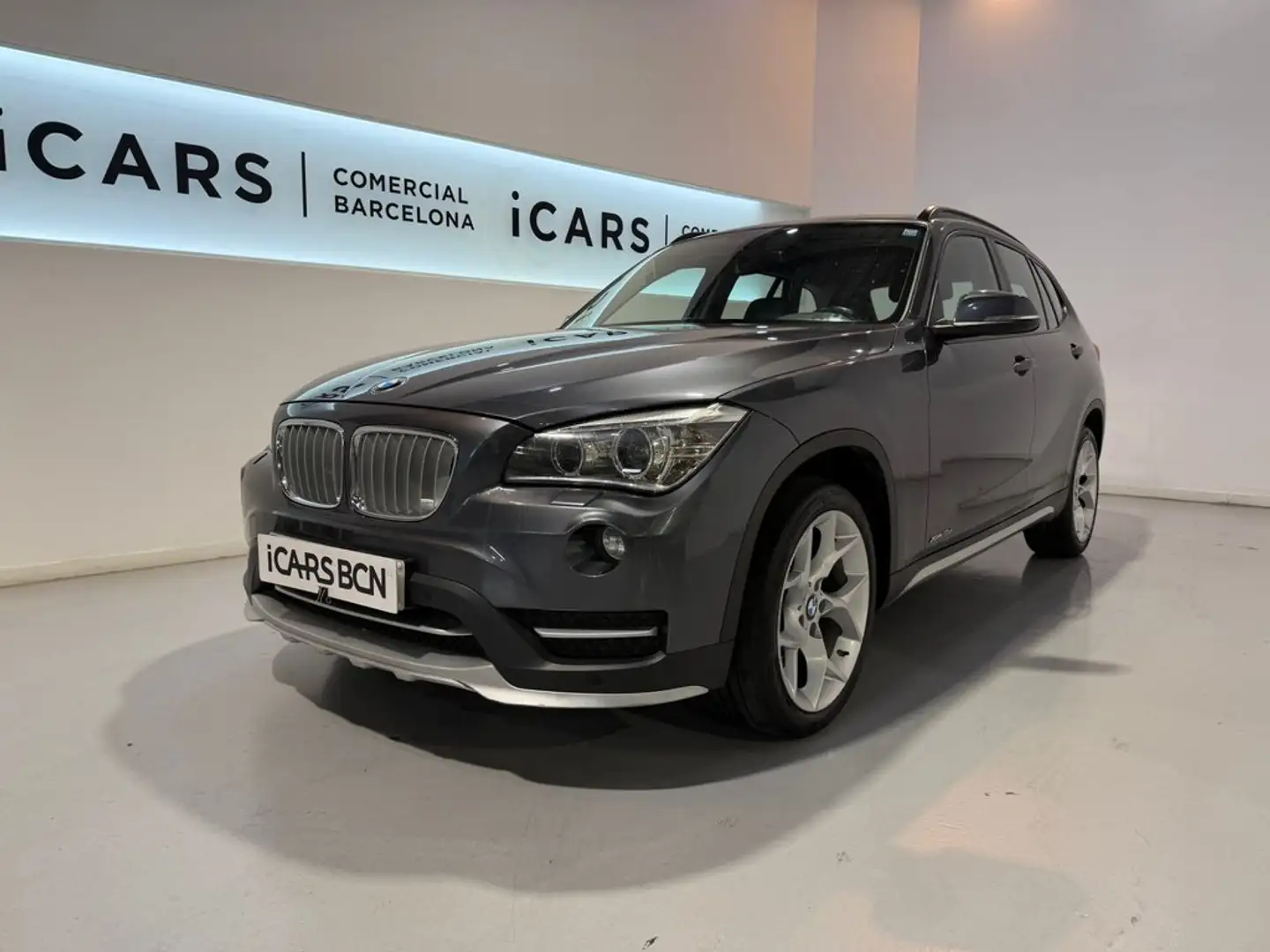 BMW X1 xDrive 18dA Gris - 1
