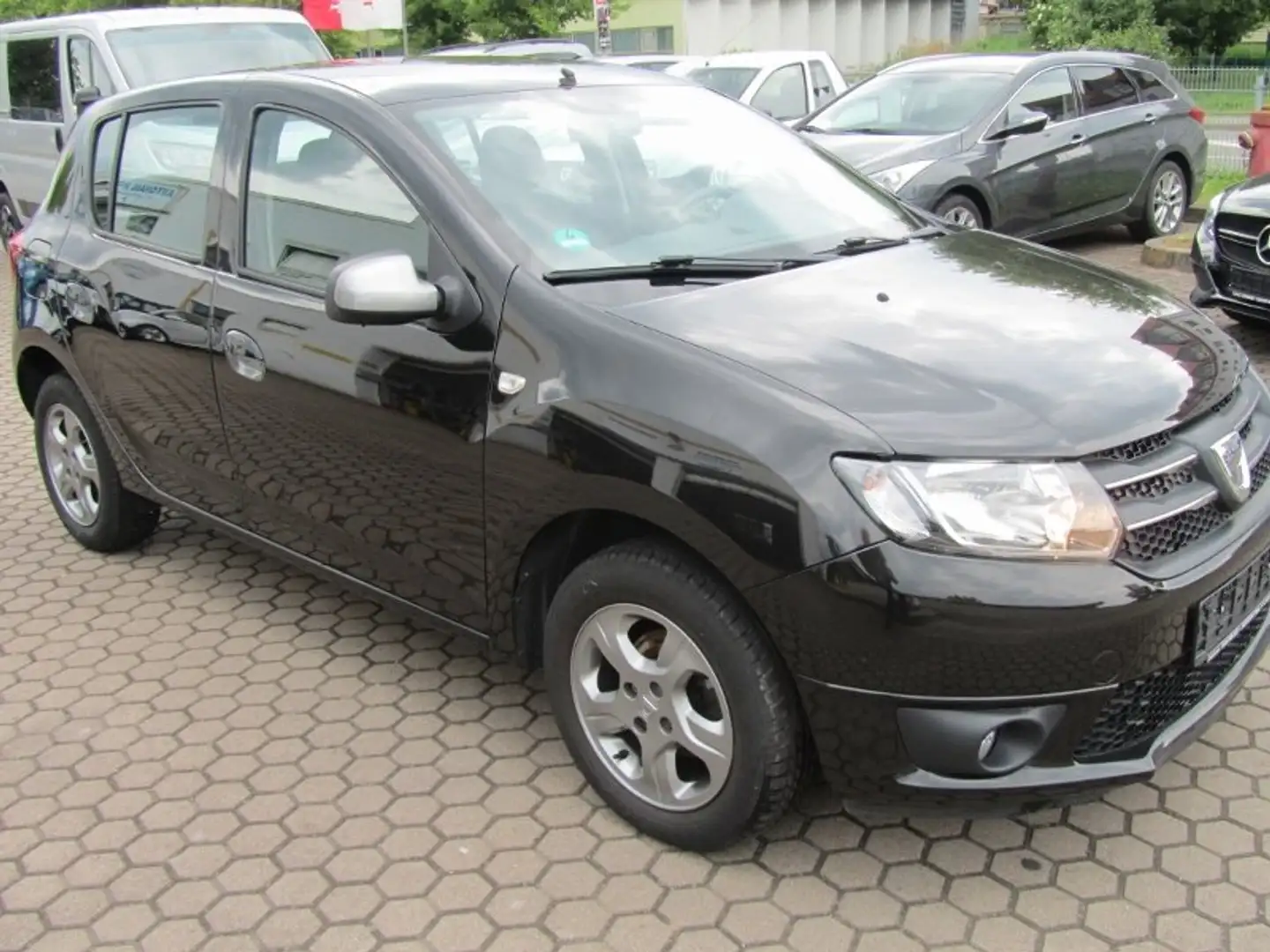 Dacia Sandero 1.2 16V 75 Ambiance crna - 2