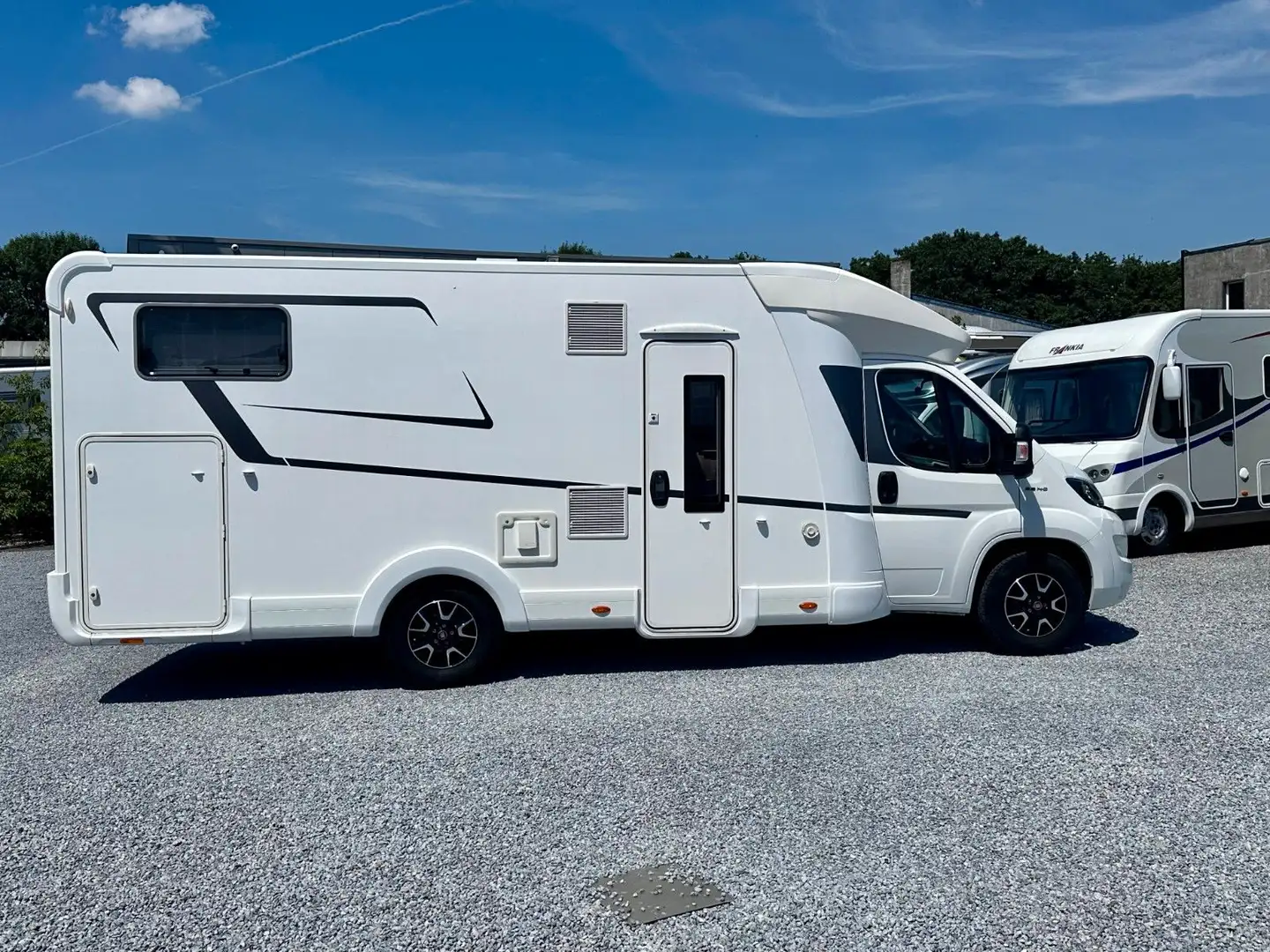 Euramobil Profila T 720 EB *Einzelbetten-1.Hand* Weiß - 2