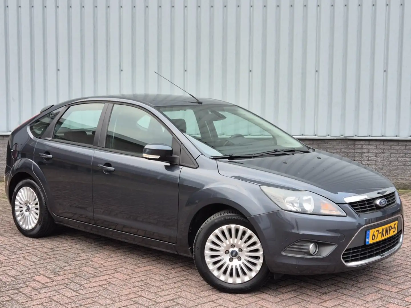 Ford Focus 1.8 Limited Airco-Cruise CTRL 2e eigenaar Gris - 2