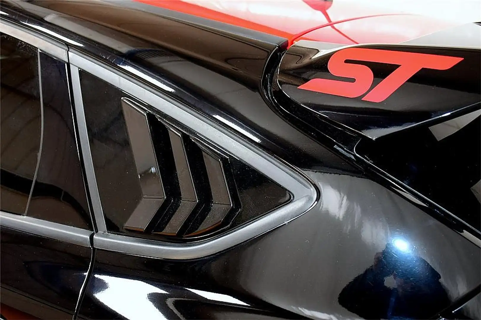 Ford Focus 1,5 EcoBoost Titanium Schwarz - 2