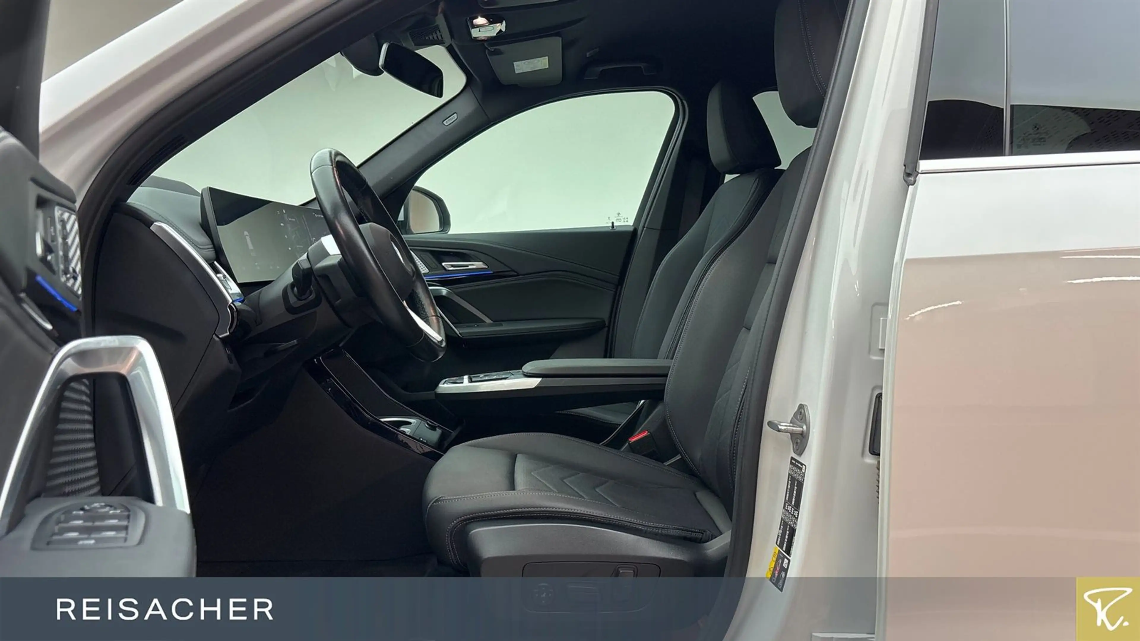 BMW iX1 IX1 A XDRIVE30 LCProf RFK HUD DAProf AHK Keyless — photo 4