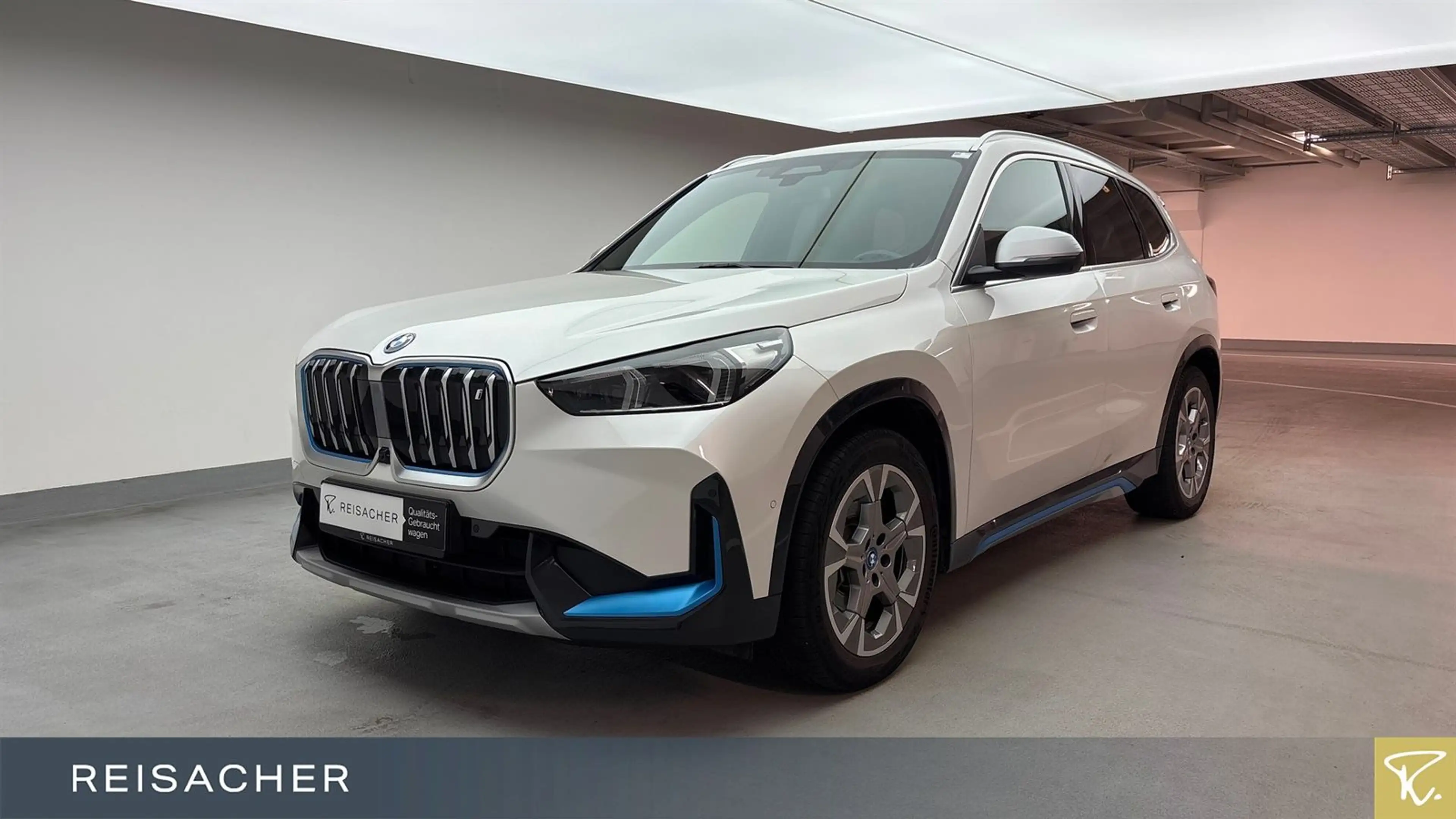 BMW iX1 IX1 A XDRIVE30 LCProf RFK HUD DAProf AHK Keyless