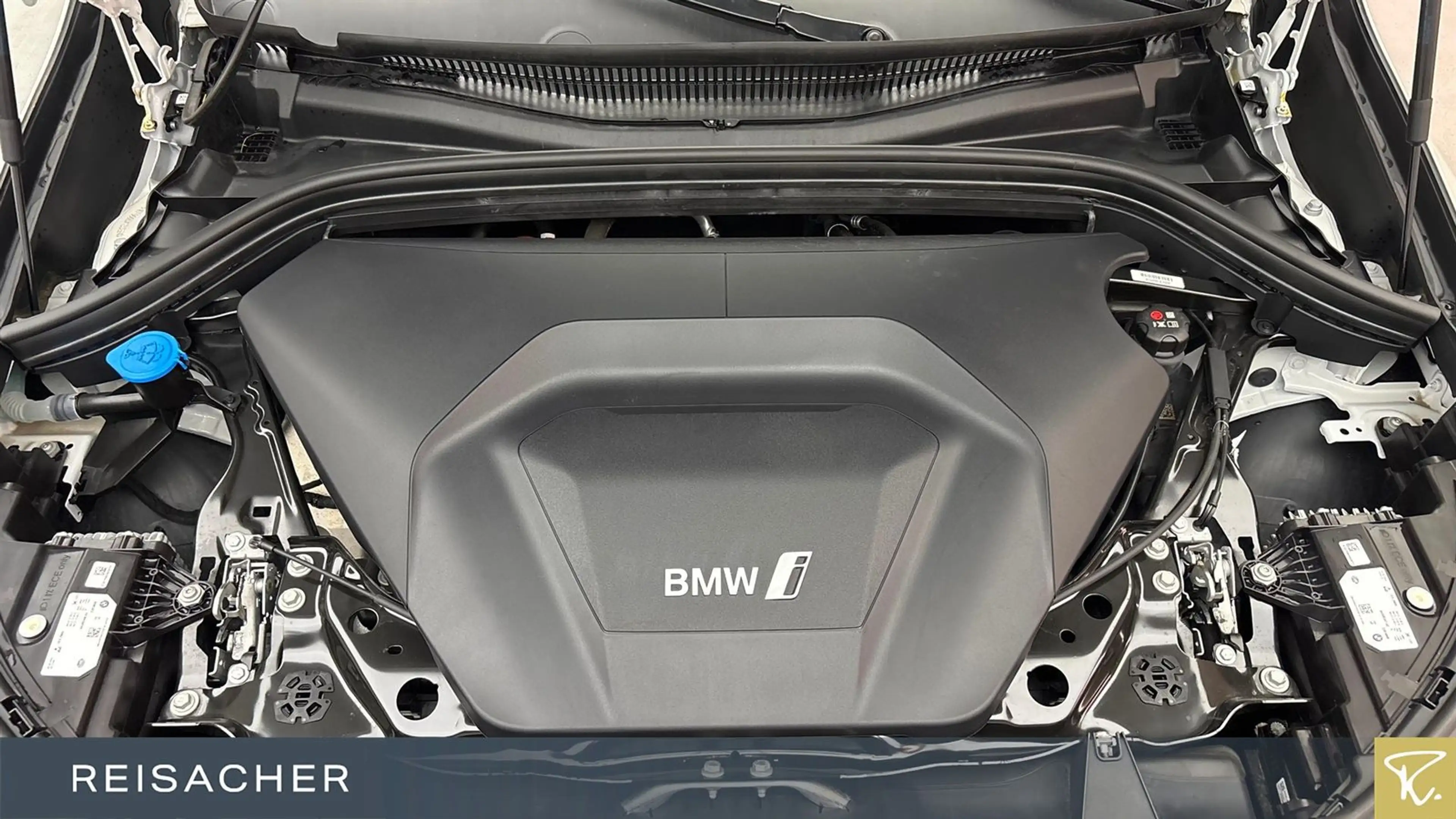 BMW iX1 IX1 A XDRIVE30 LCProf RFK HUD DAProf AHK Keyless — photo 7