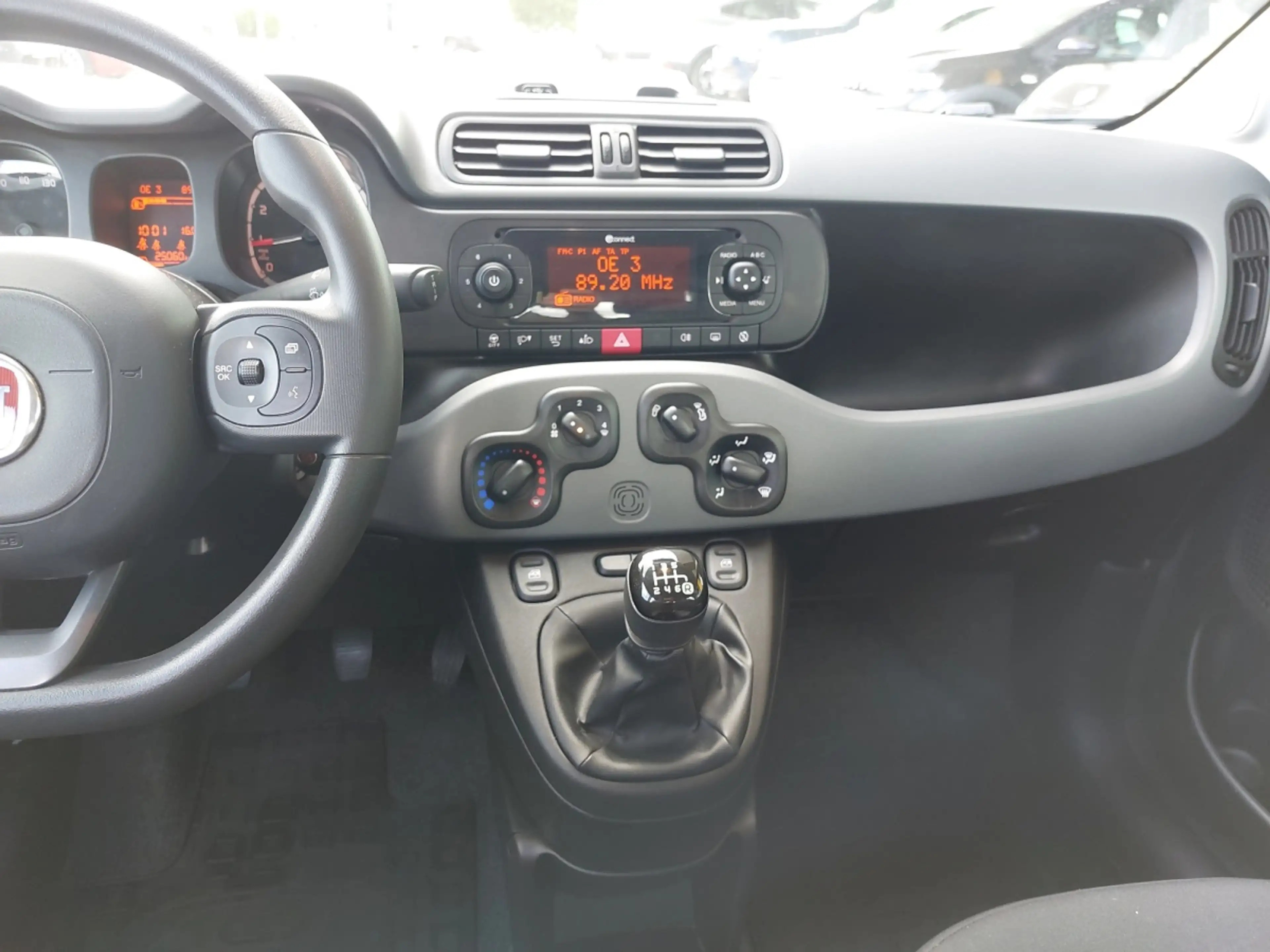 Fiat Panda 4x2 FireFly Hybrid 70 City Life — photo 9